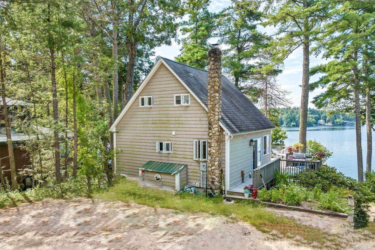 92 Canopache Rd, Wolfeboro, NH 03894