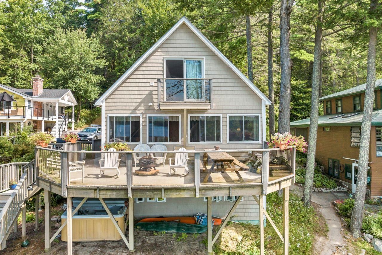 92 Canopache Rd, Wolfeboro, NH 03894