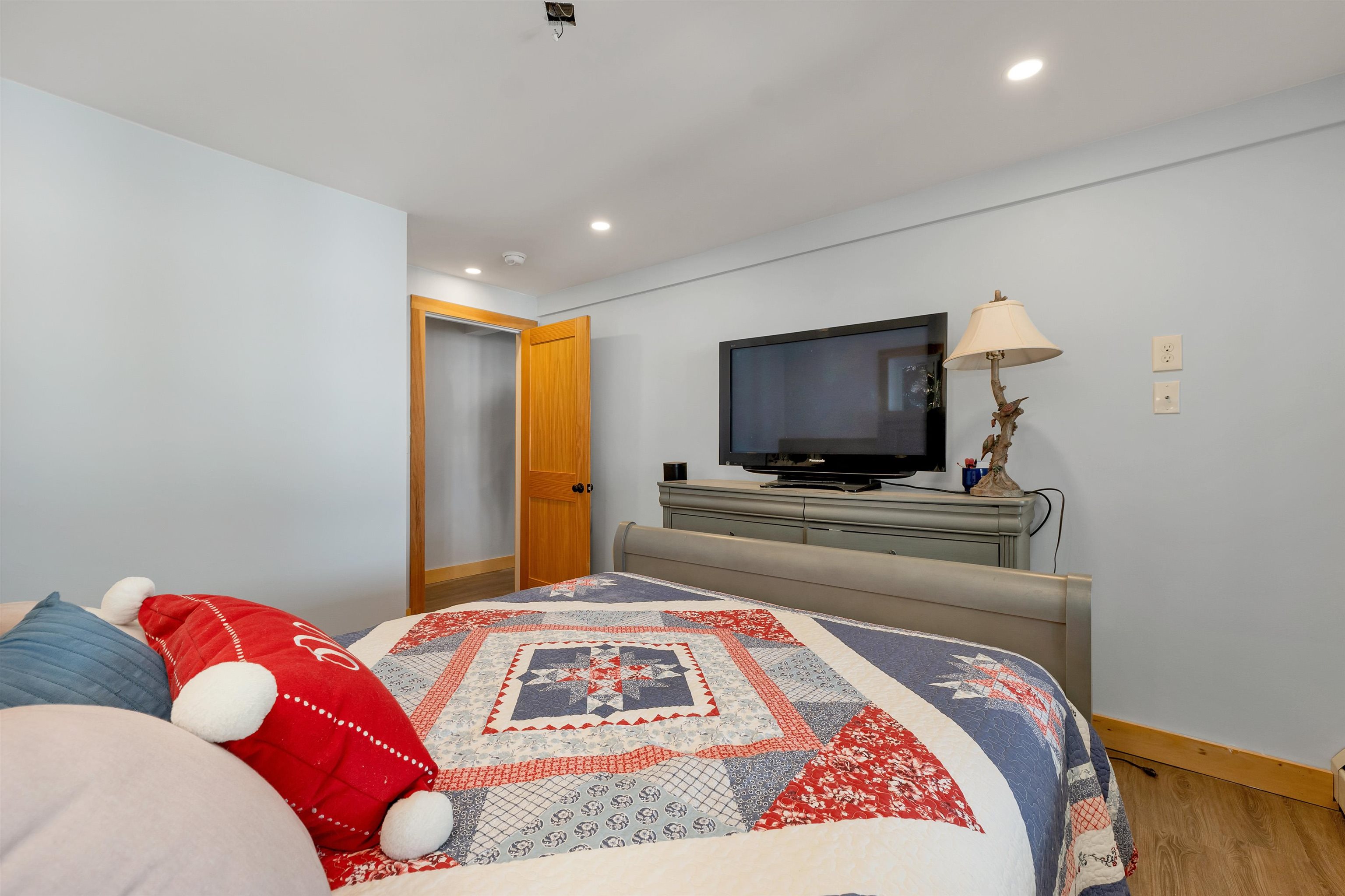 92 Canopache Rd, Wolfeboro, NH 03894