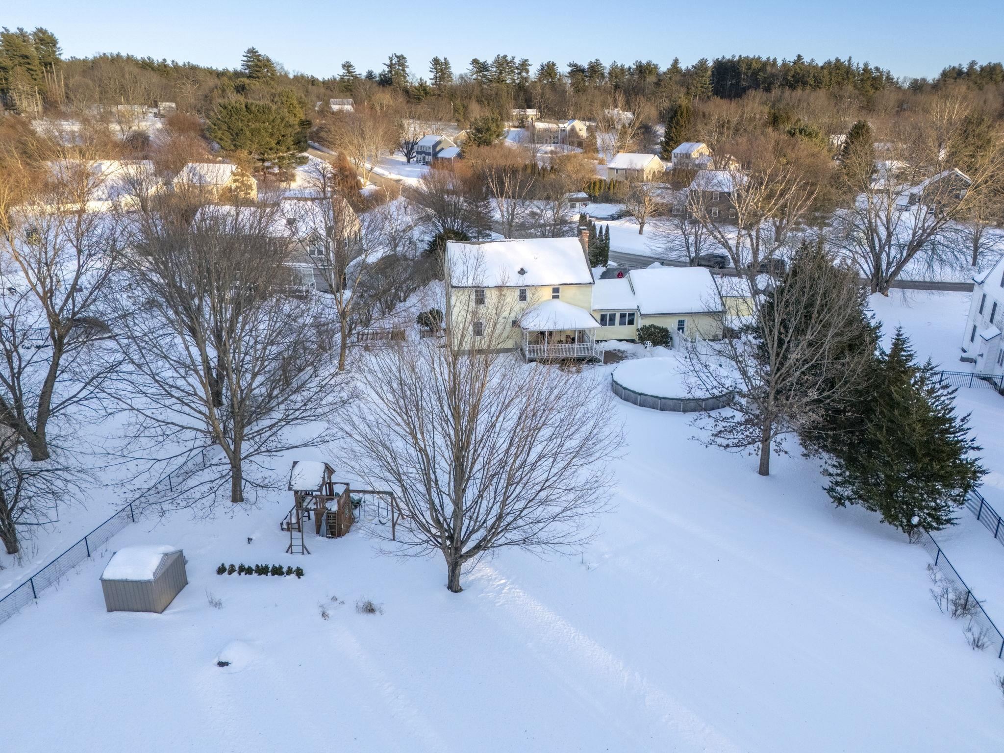 11 Broadview Dr, Litchfield, NH 03052