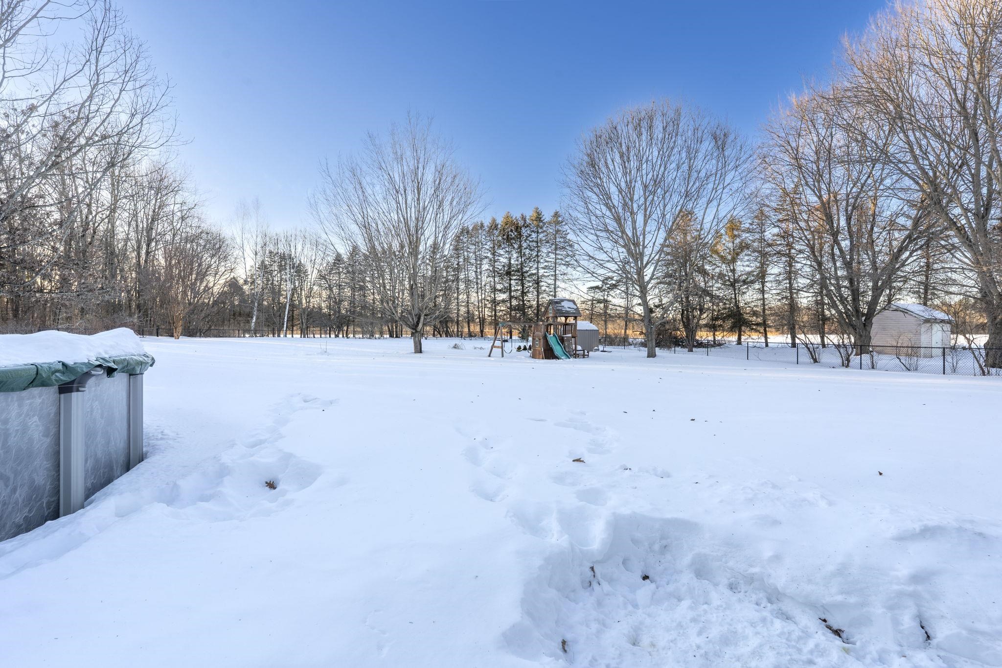 11 Broadview Dr, Litchfield, NH 03052