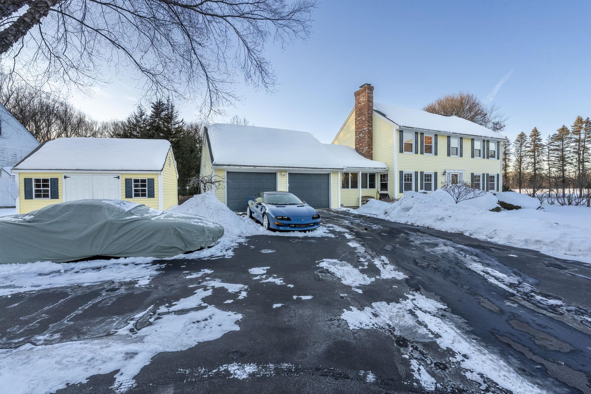 11 Broadview Dr, Litchfield, NH 03052