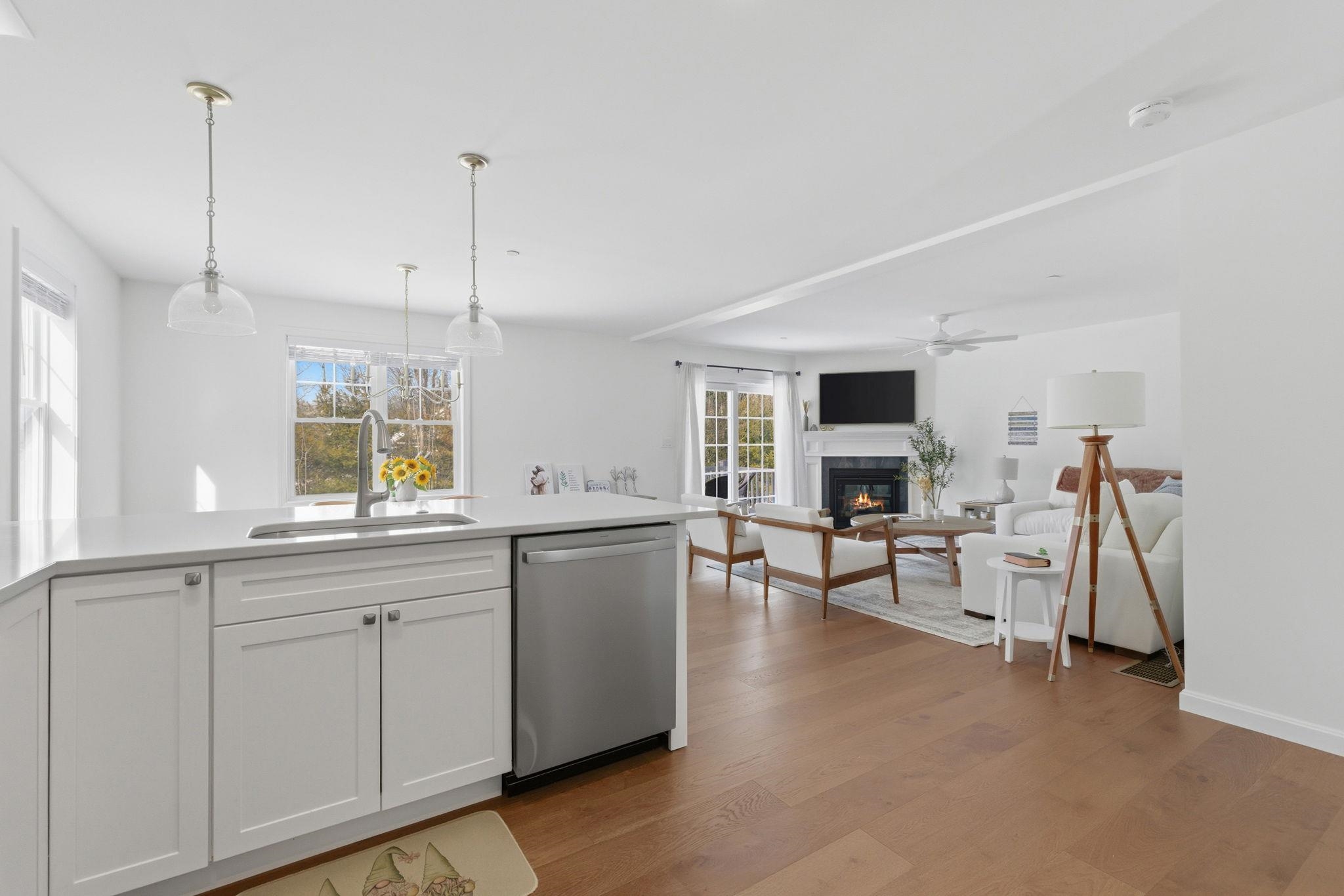 25 Forestedge Way, Manchester, NH 03102