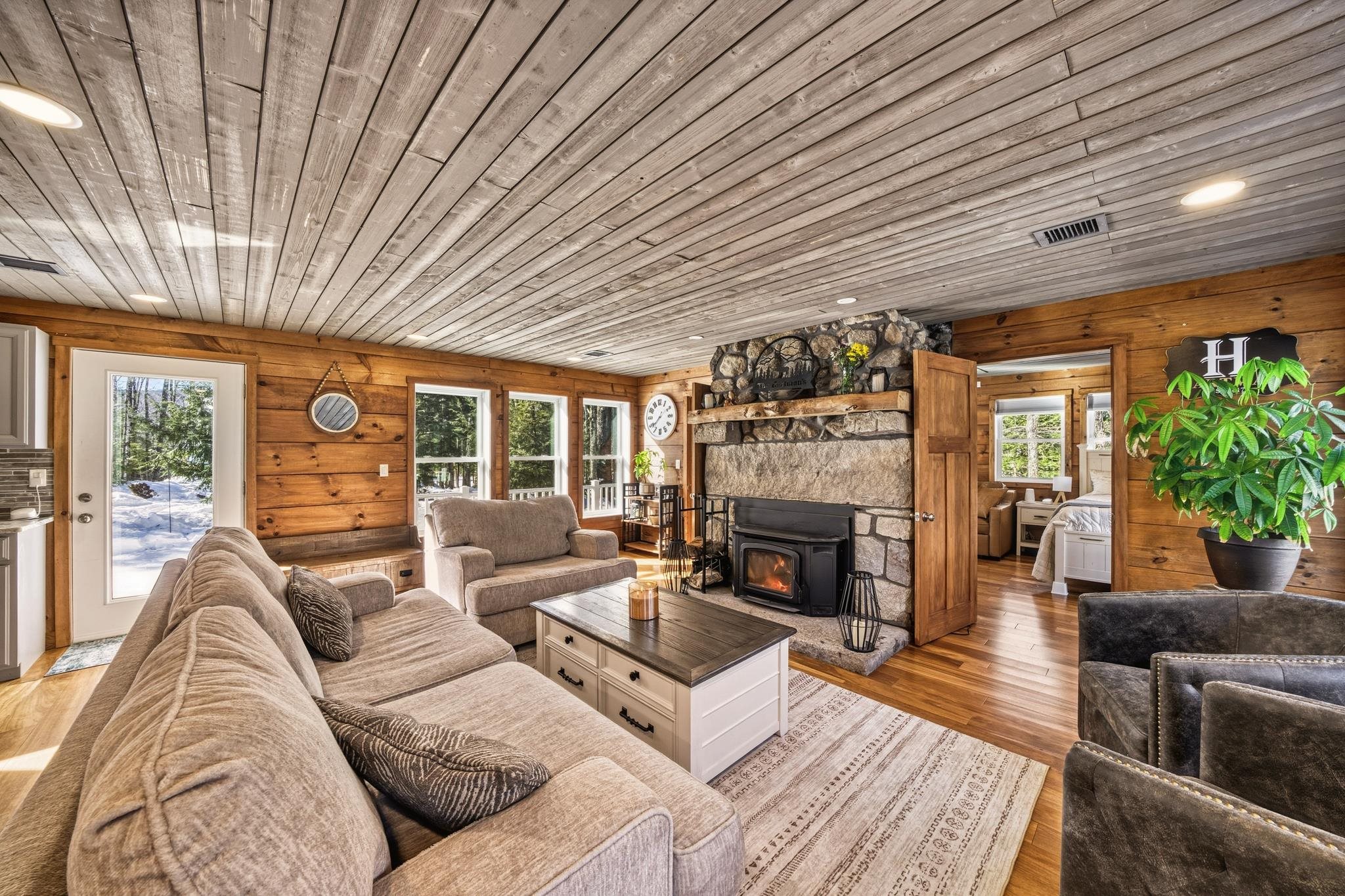 573 Mountain Rd, Newbury, NH 03255