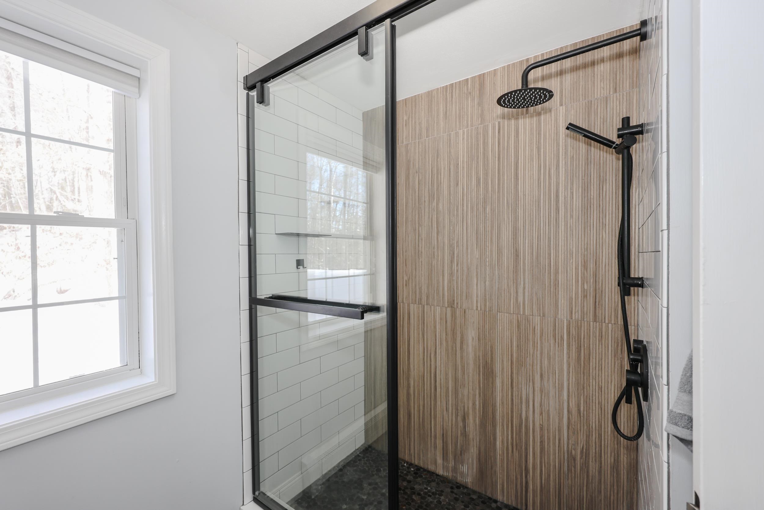 10 Jade Dr, Danville, NH 03819