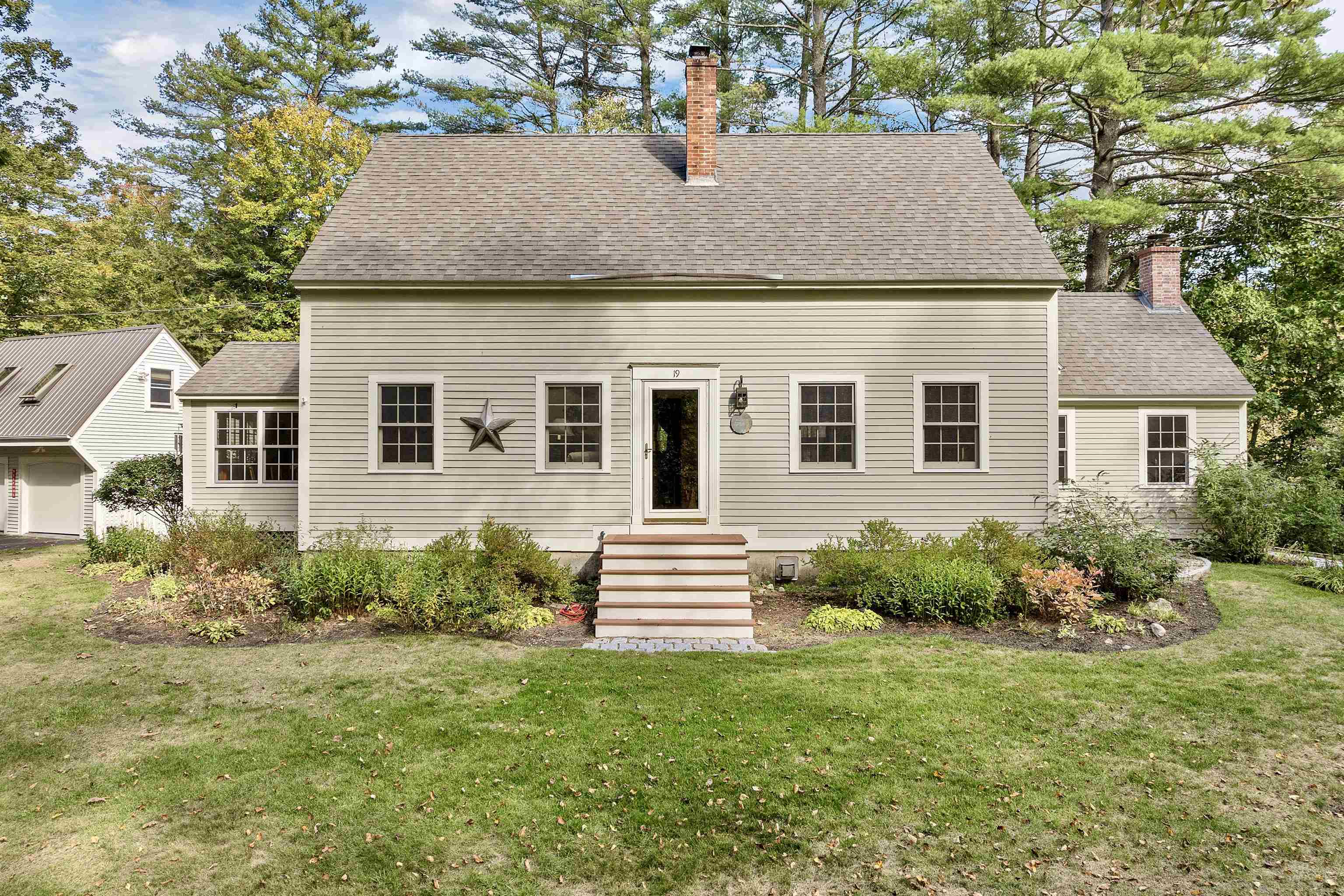 19 Cotton Mountain Rd, Wolfeboro, NH 03894