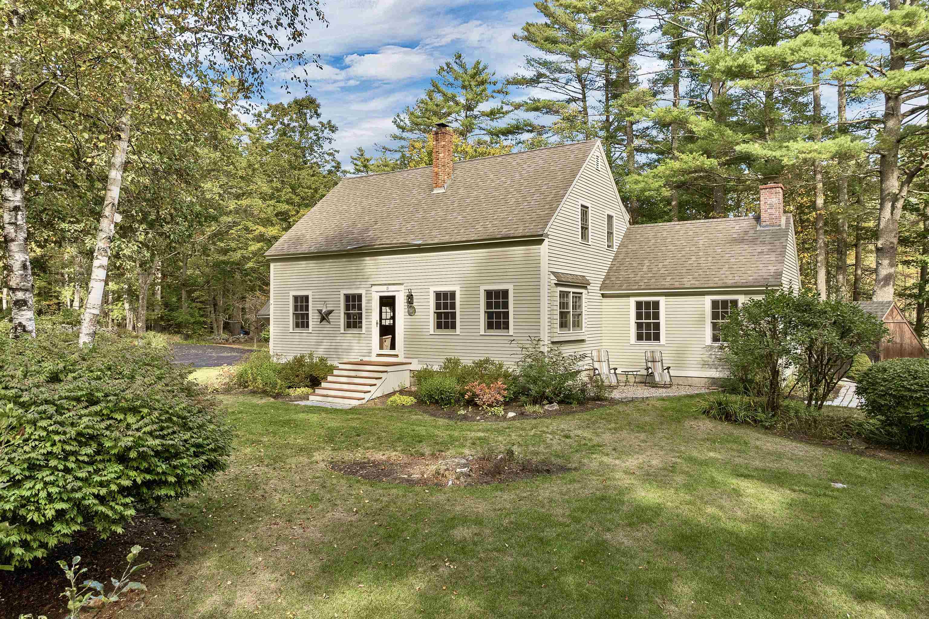 19 Cotton Mountain Rd, Wolfeboro, NH 03894