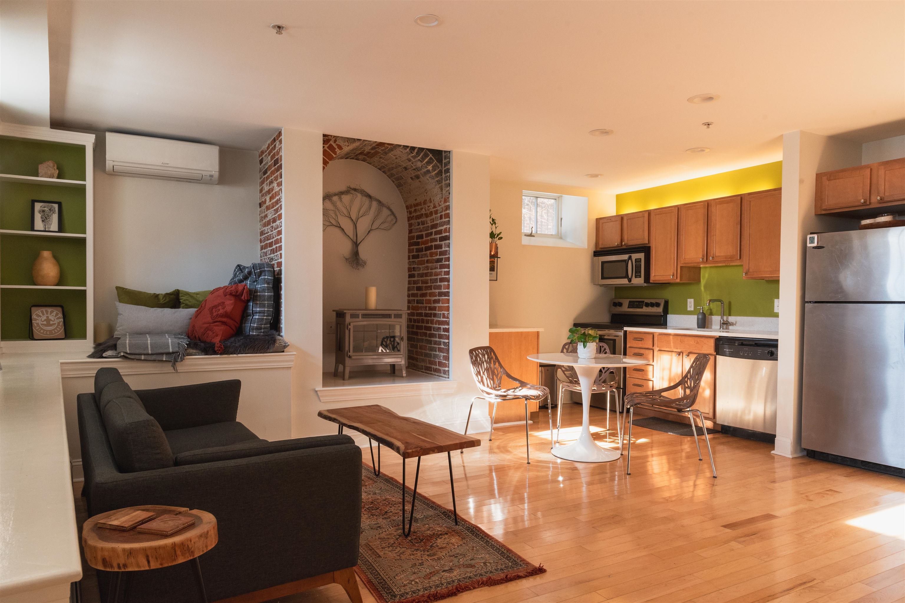 159 State St #1B, Portsmouth, NH 03801