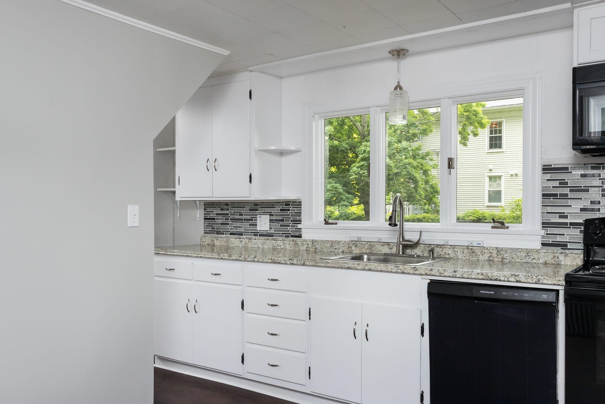 137 Locust St, Dover, NH 03820