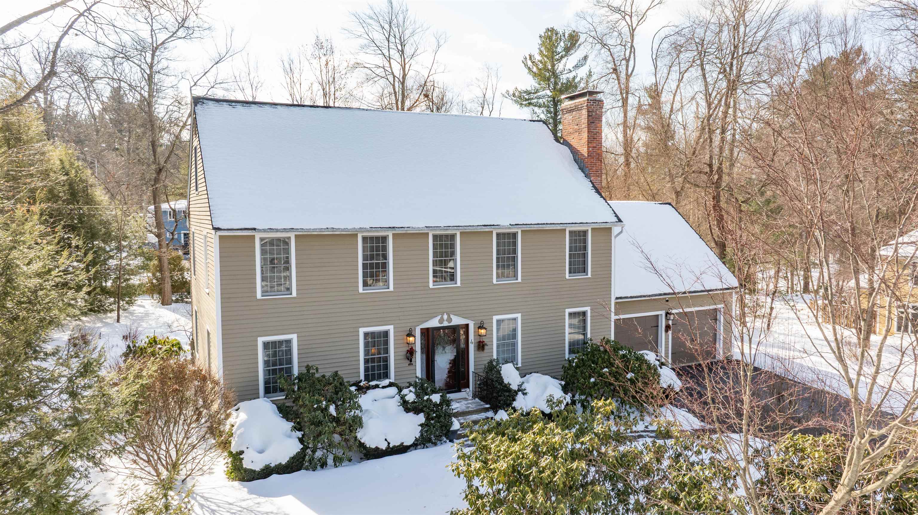 4 Lisa Dr, Nashua, NH 03062