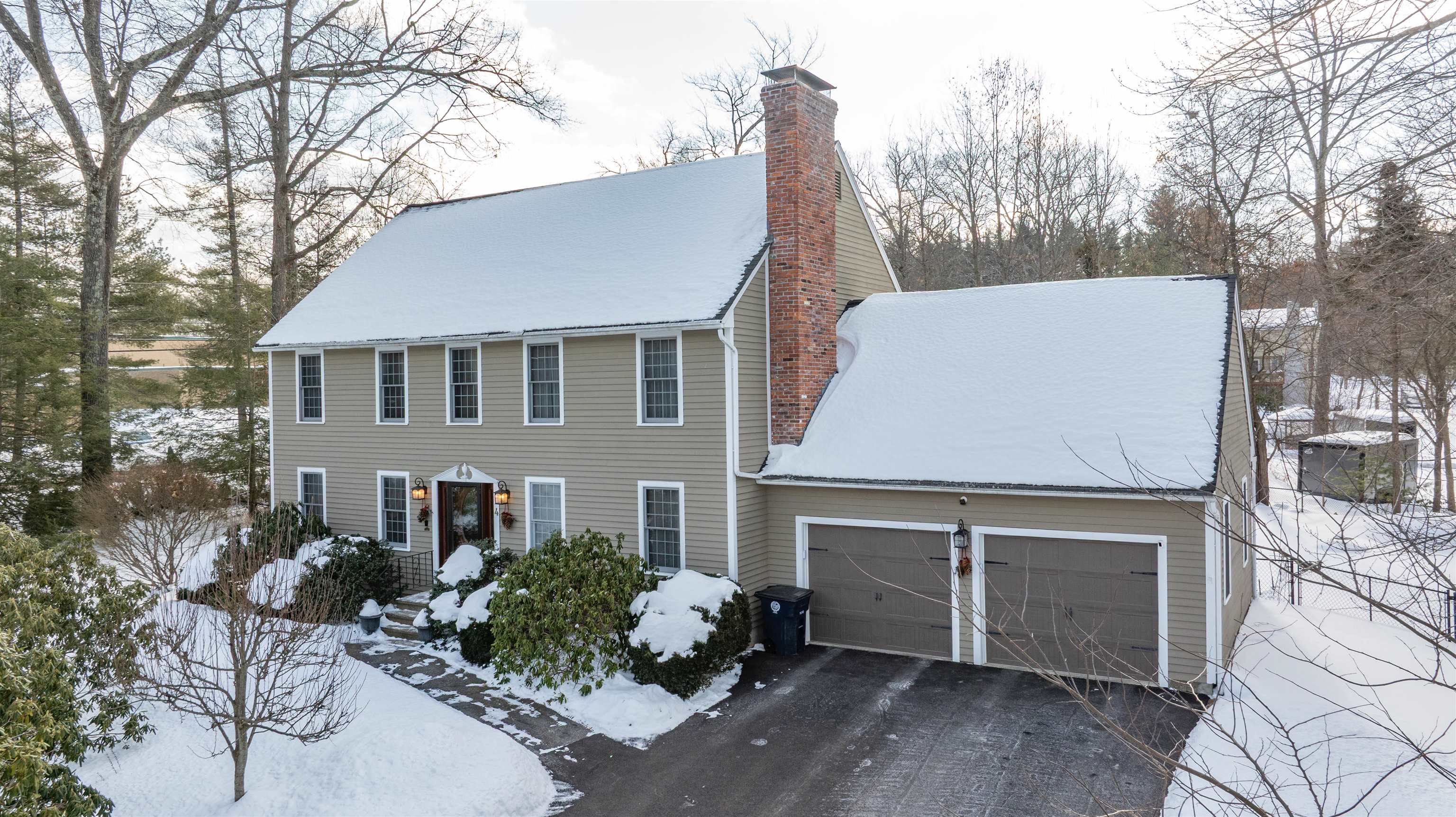 4 Lisa Dr, Nashua, NH 03062