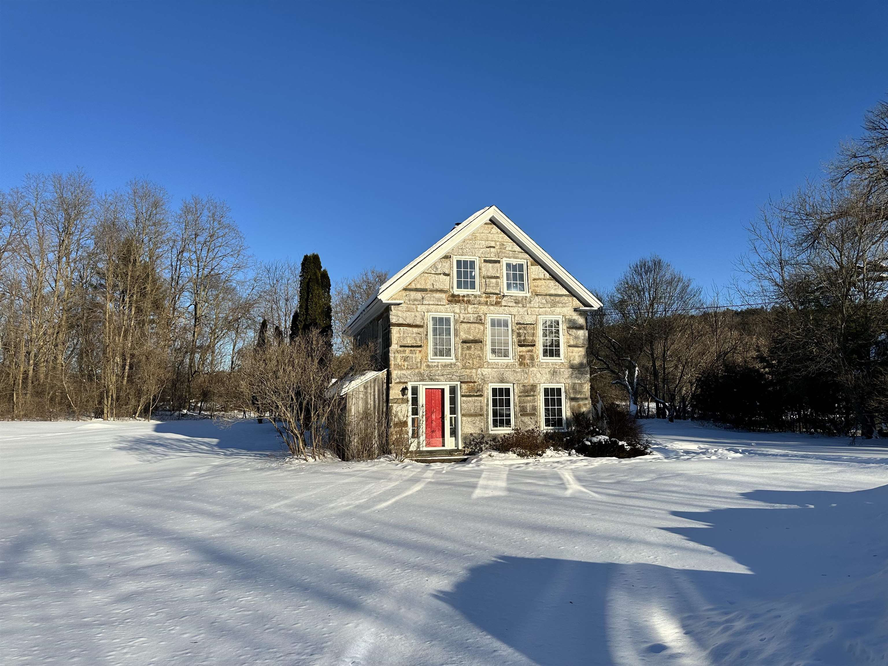 526 River Rd, Lyme, NH 03768