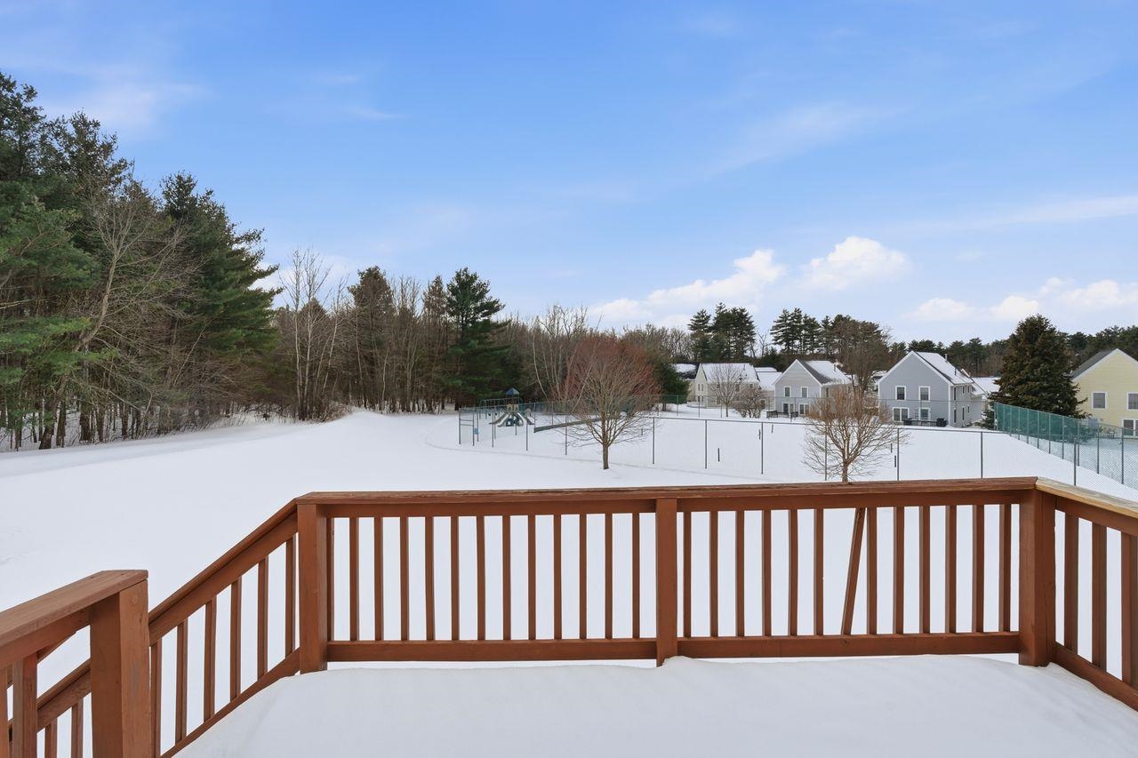 77 Barbara Ln, Hudson, NH 03051
