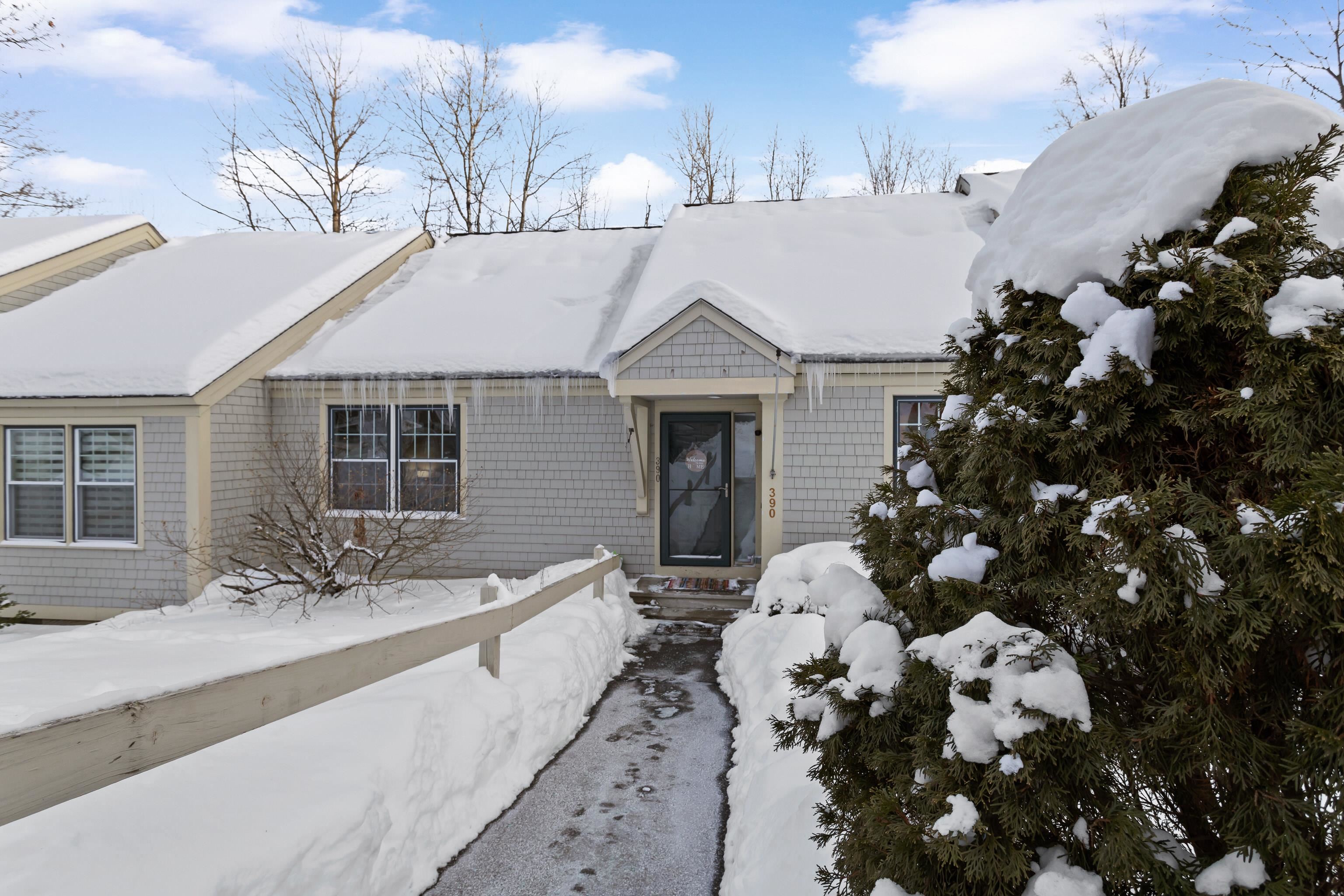 1465 Hooksett Rd, Hooksett, NH 03106