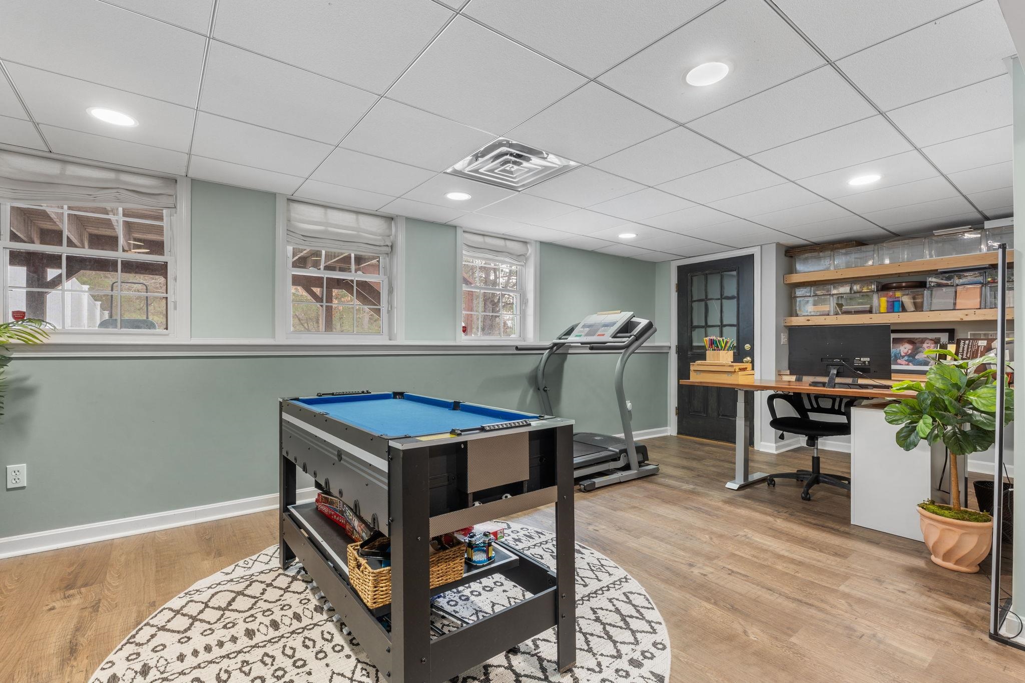 8 Snowdrop Ln, Litchfield, NH 03052