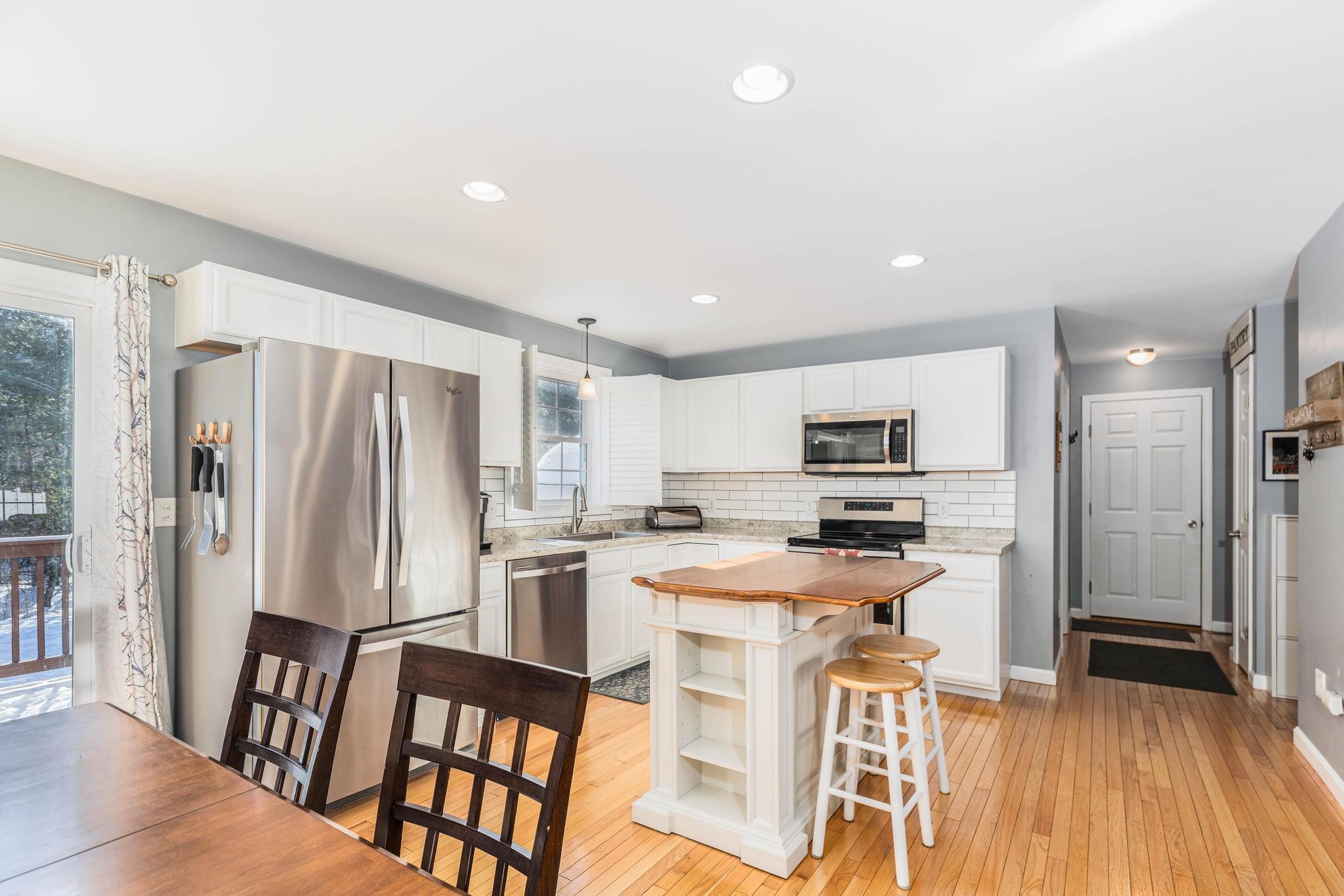 36 Millers Farm Dr, Rochester, NH 03868