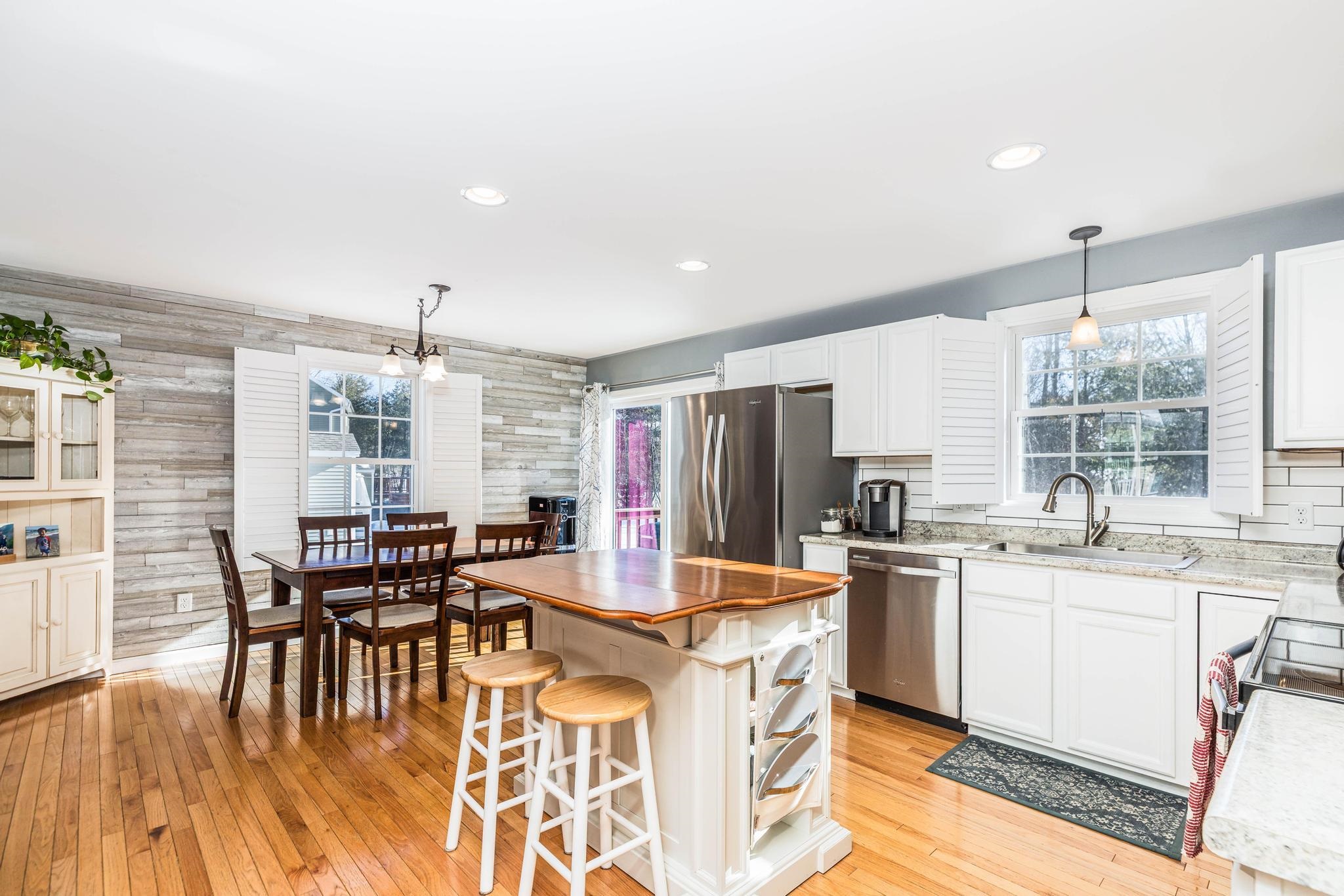 36 Millers Farm Dr, Rochester, NH 03868