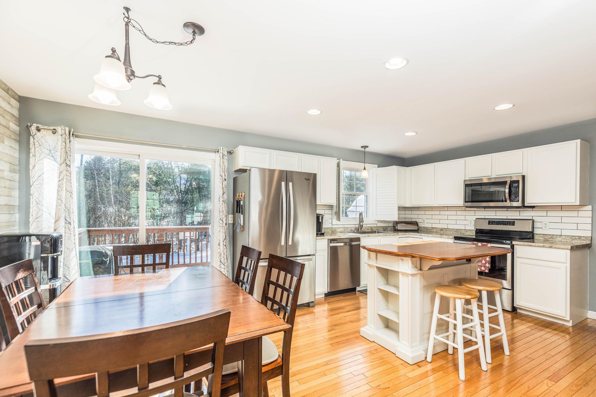 36 Millers Farm Dr, Rochester, NH 03868