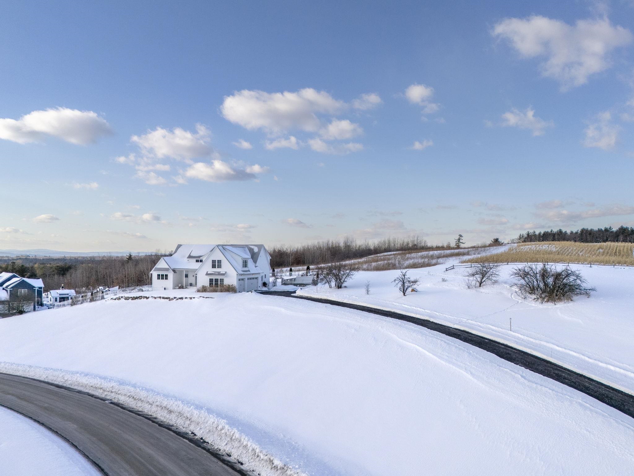 2 Nettie Way, Londonderry, NH 03053