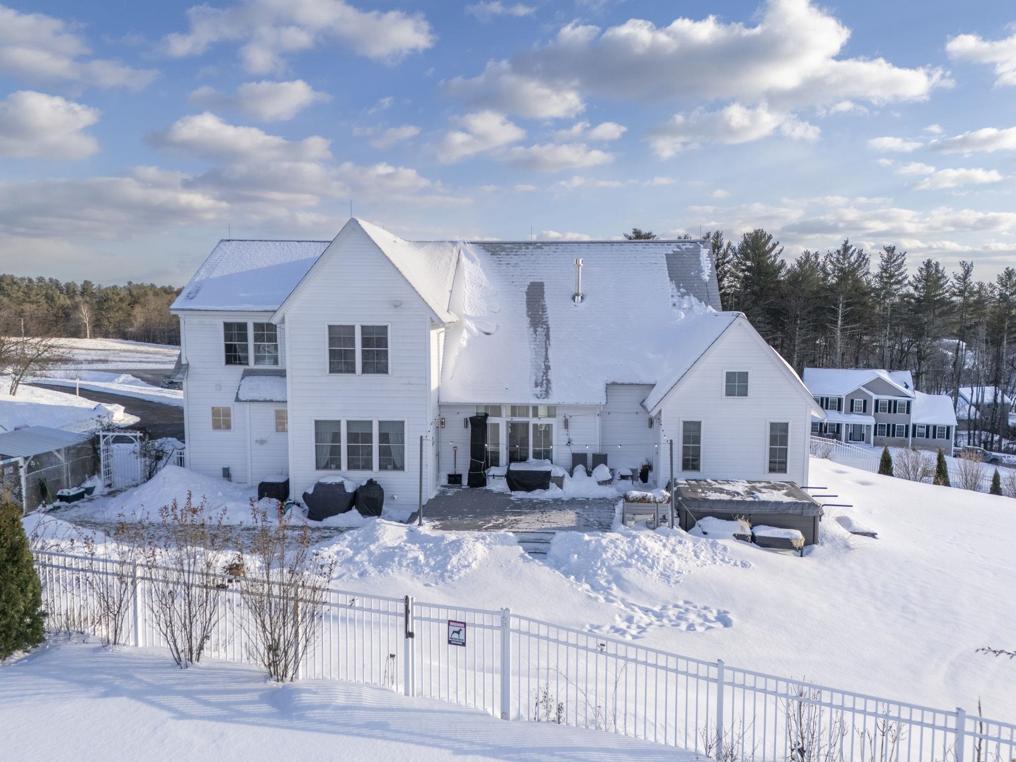 2 Nettie Way, Londonderry, NH 03053