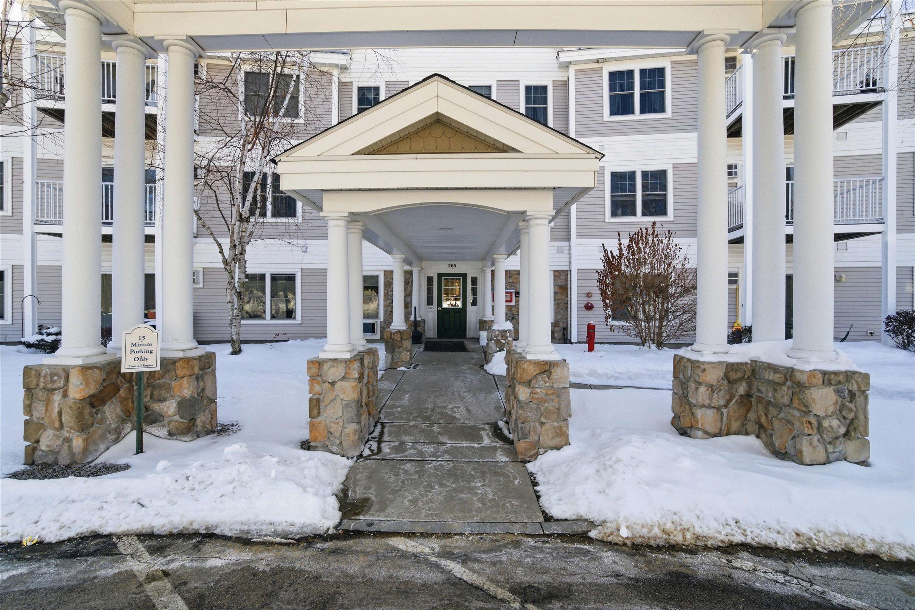 265 Edward J Roy Dr, Manchester, NH 03104