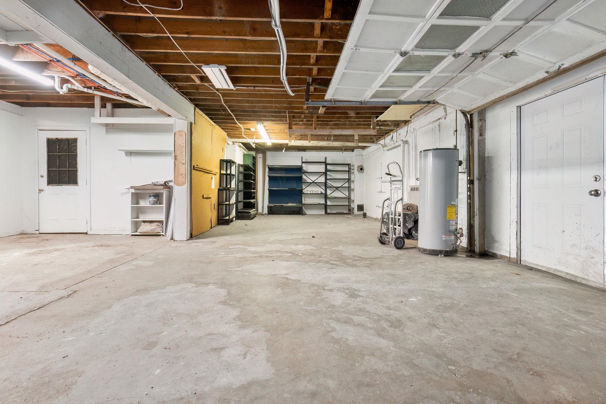 111A Main St, Kingston, NH 03848