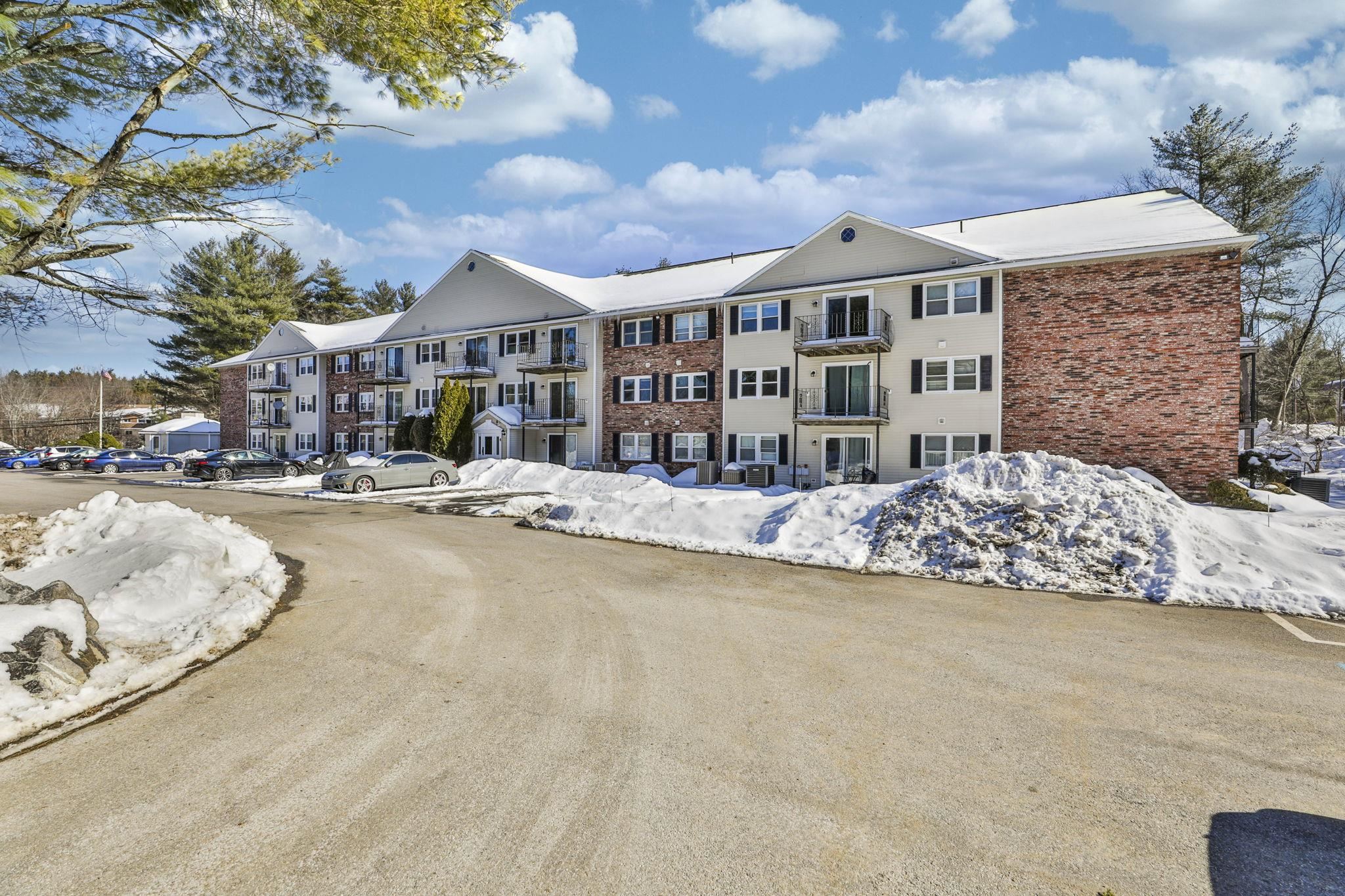 4-211 Heritage Village Dr, Nashua, NH 03062