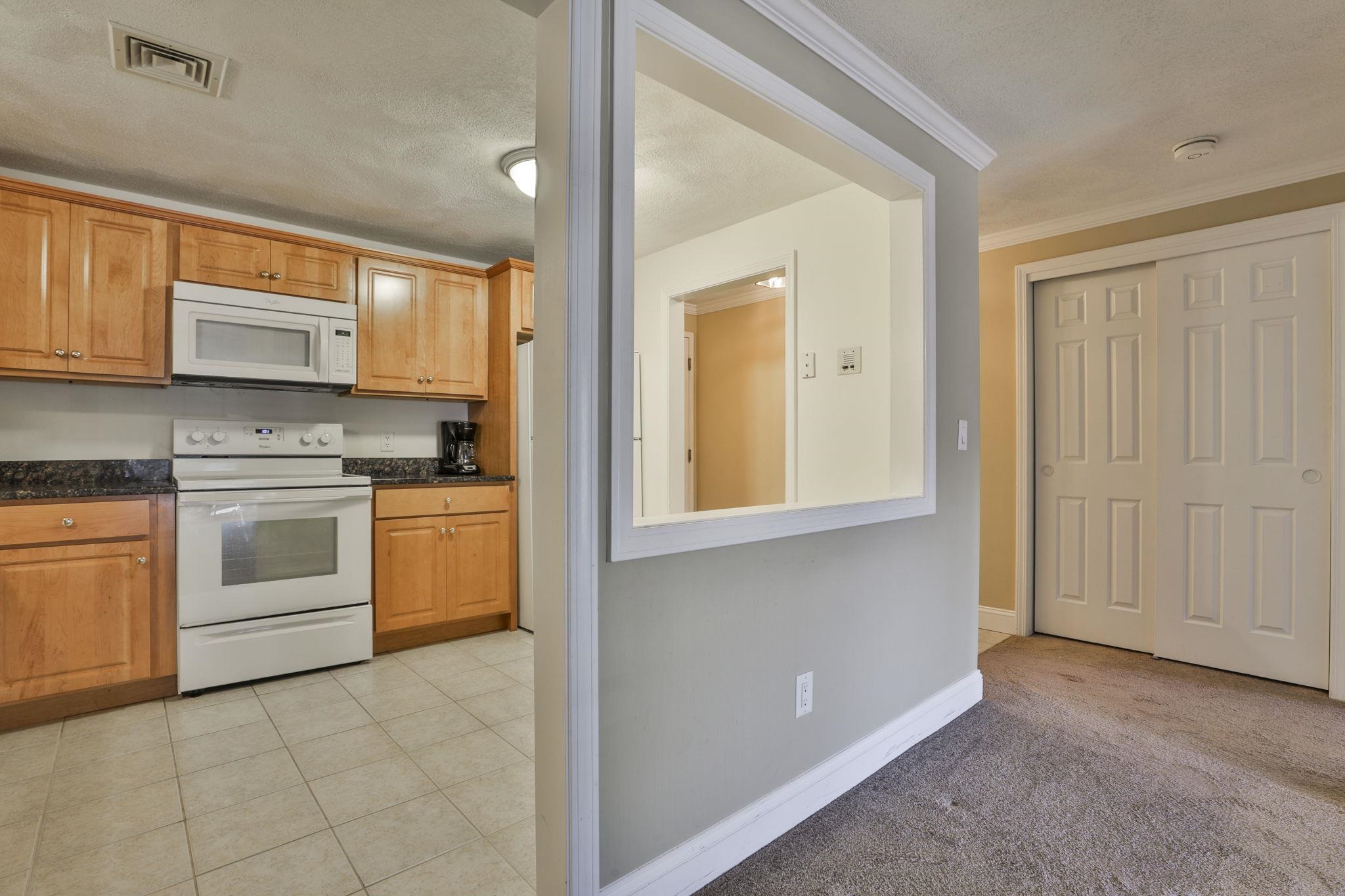 4-211 Heritage Village Dr, Nashua, NH 03062