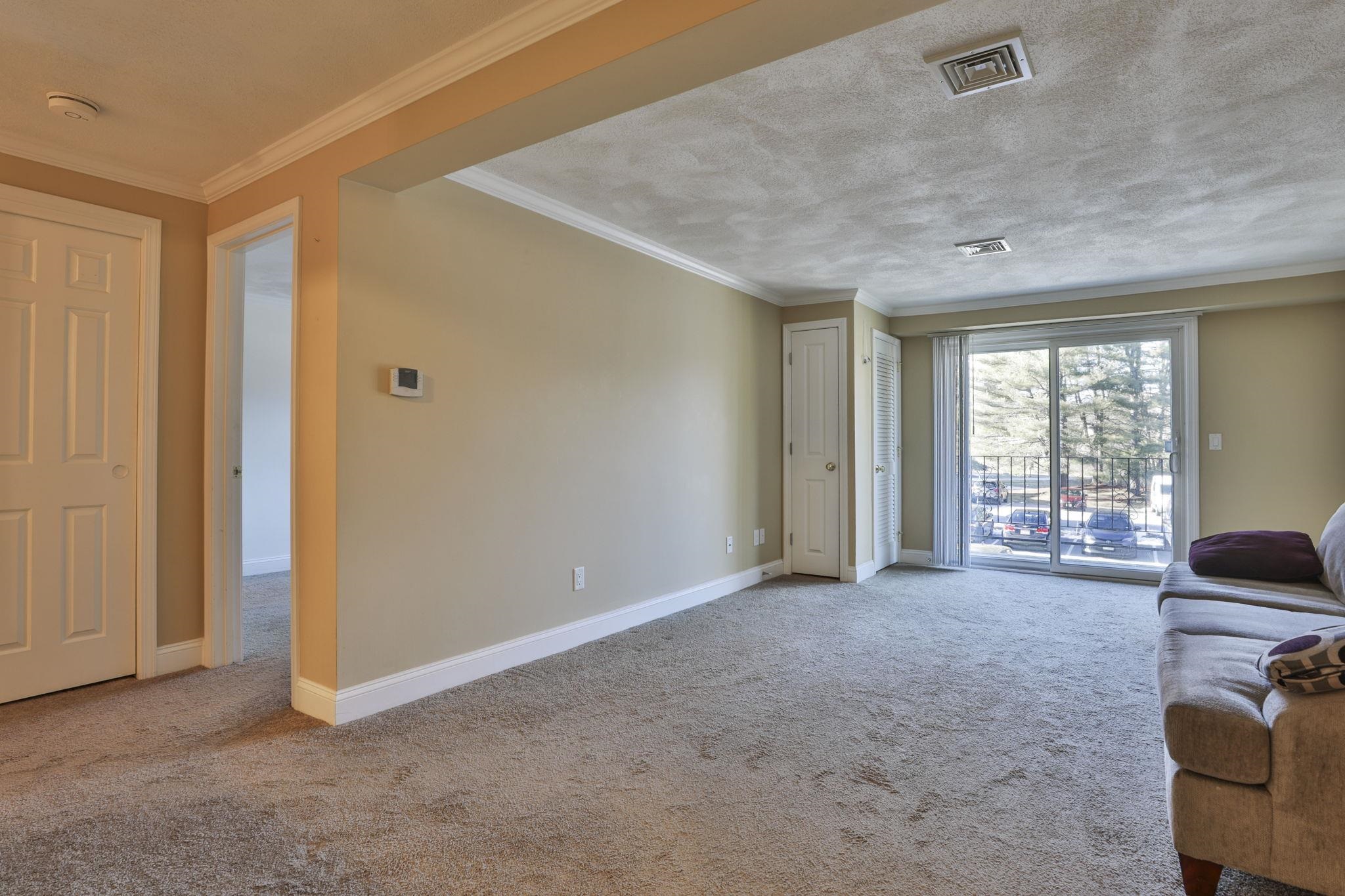 4-211 Heritage Village Dr, Nashua, NH 03062