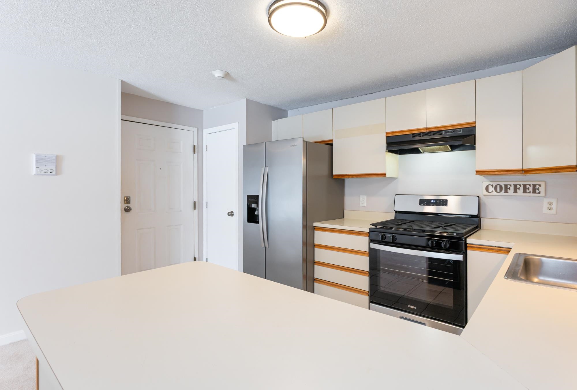 Homes for sale in Nashua, NH | 2 Roedean Dr #307, Nashua, NH 03063 | MLS# 5076425