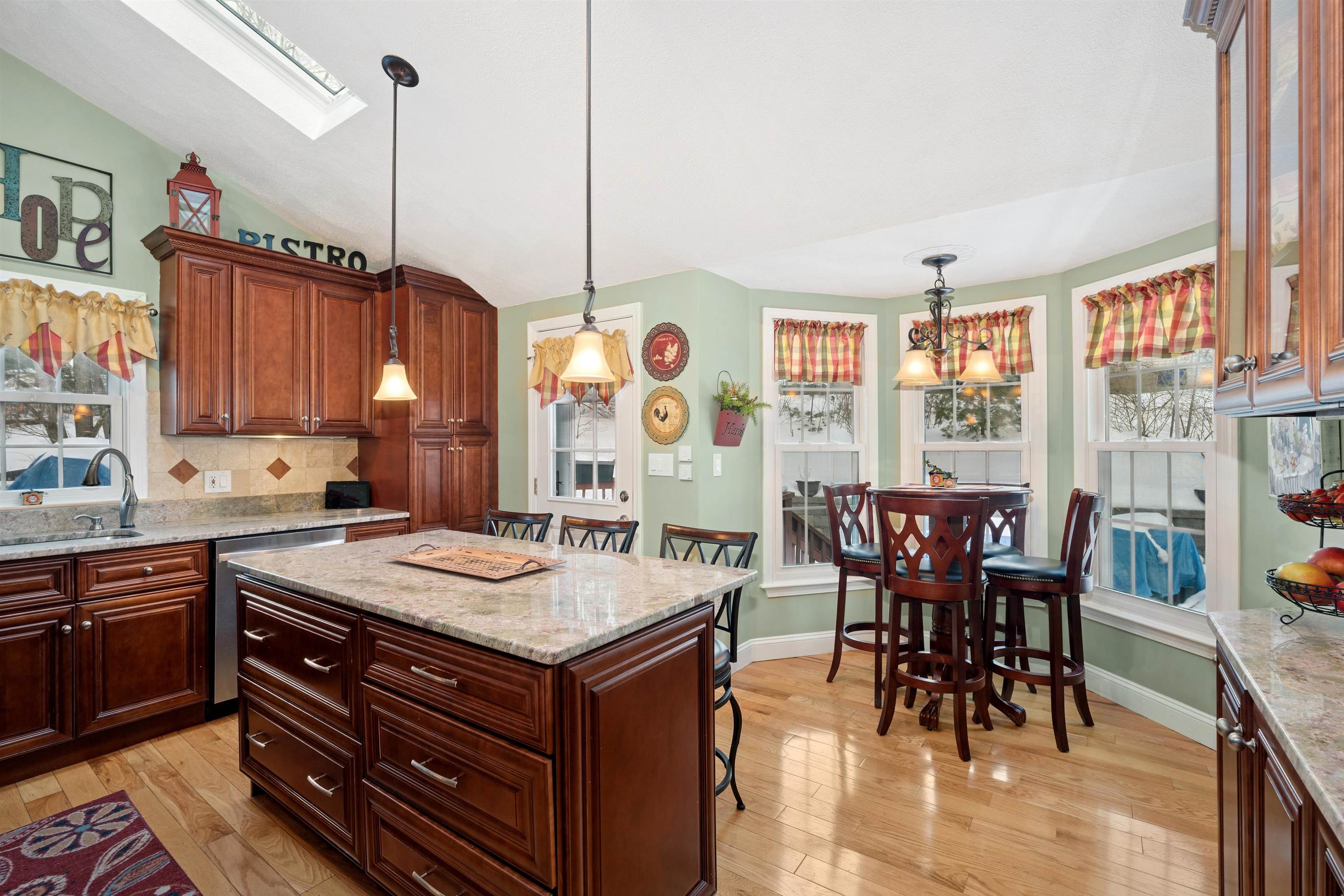 244 Harris Rd, Nashua, NH 03062