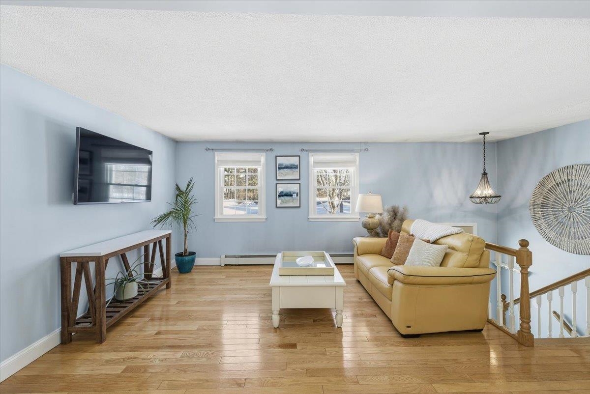 29 Marion St, Goffstown, NH 03045