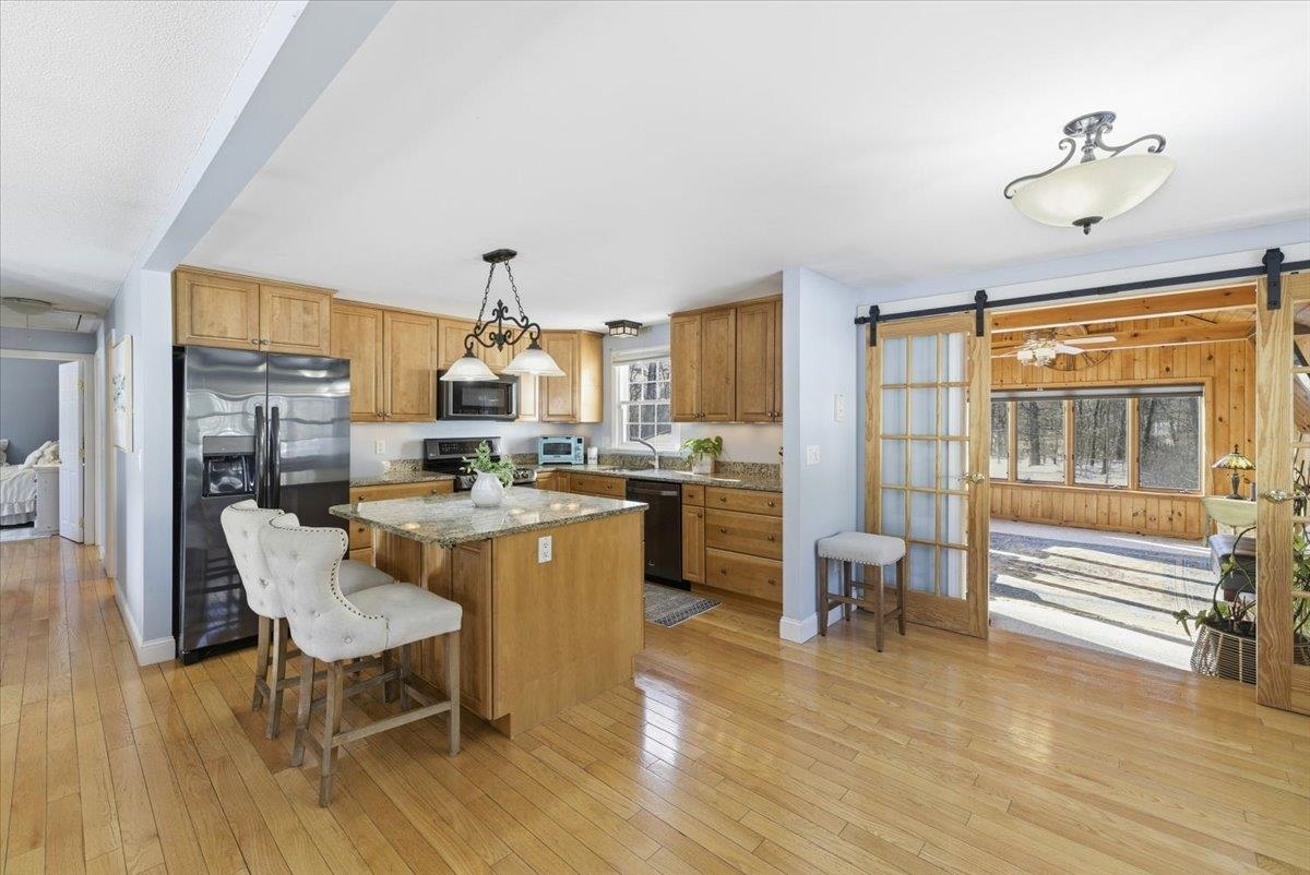 29 Marion St, Goffstown, NH 03045