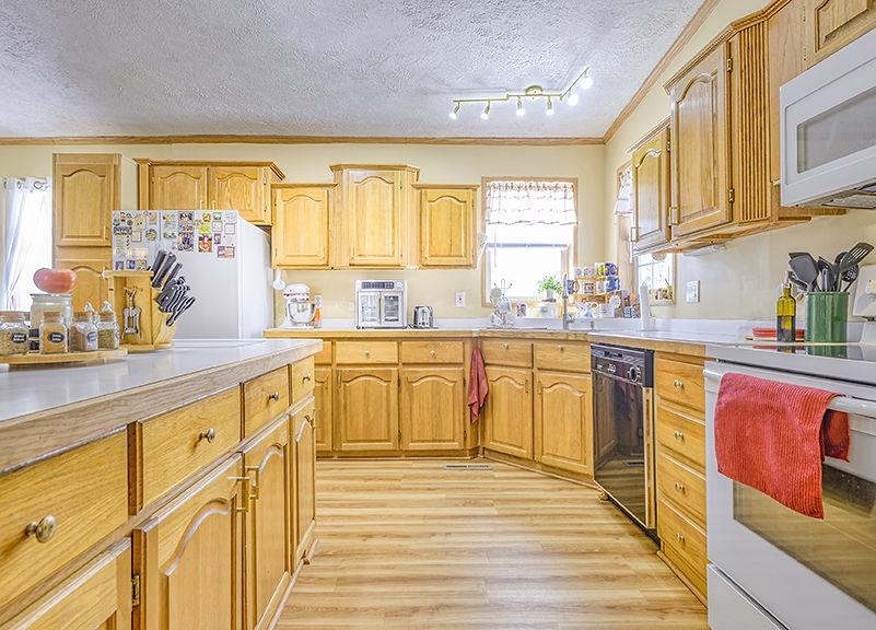 127 Morways Pk, Charlestown, NH 03603