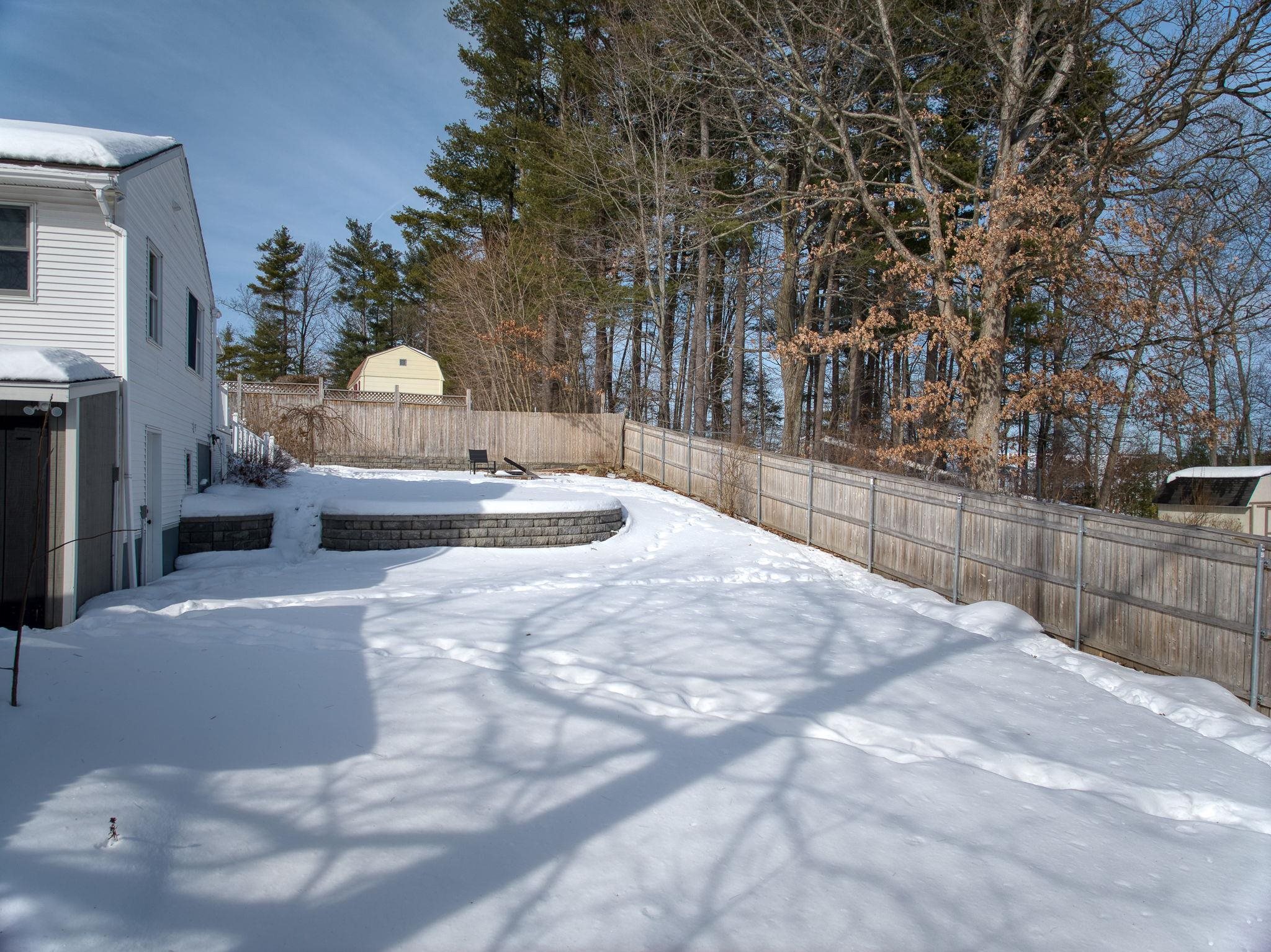 29 Nottingham Dr, Nashua, NH 03062