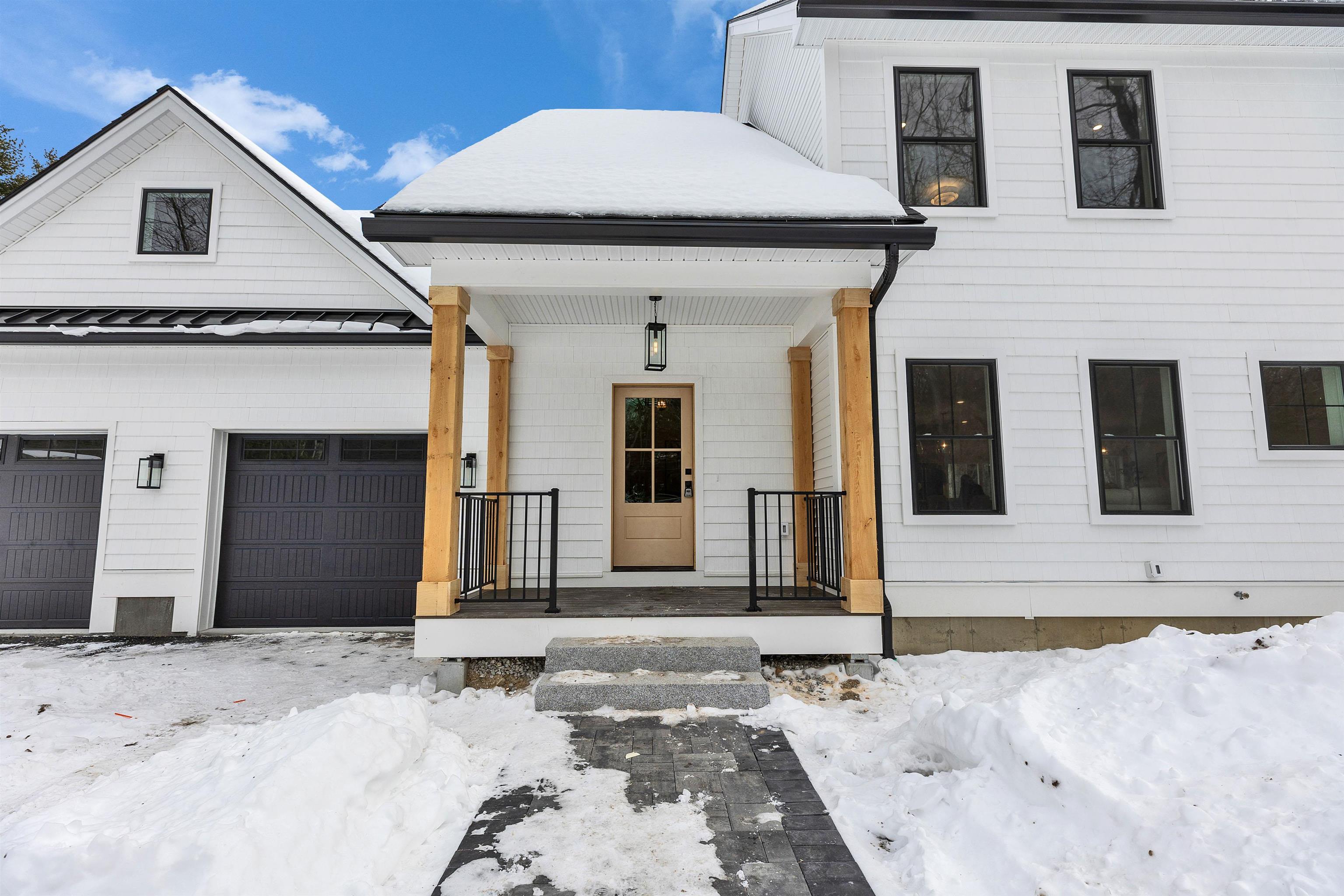 27 Beaver Ln, Bedford, NH 03110