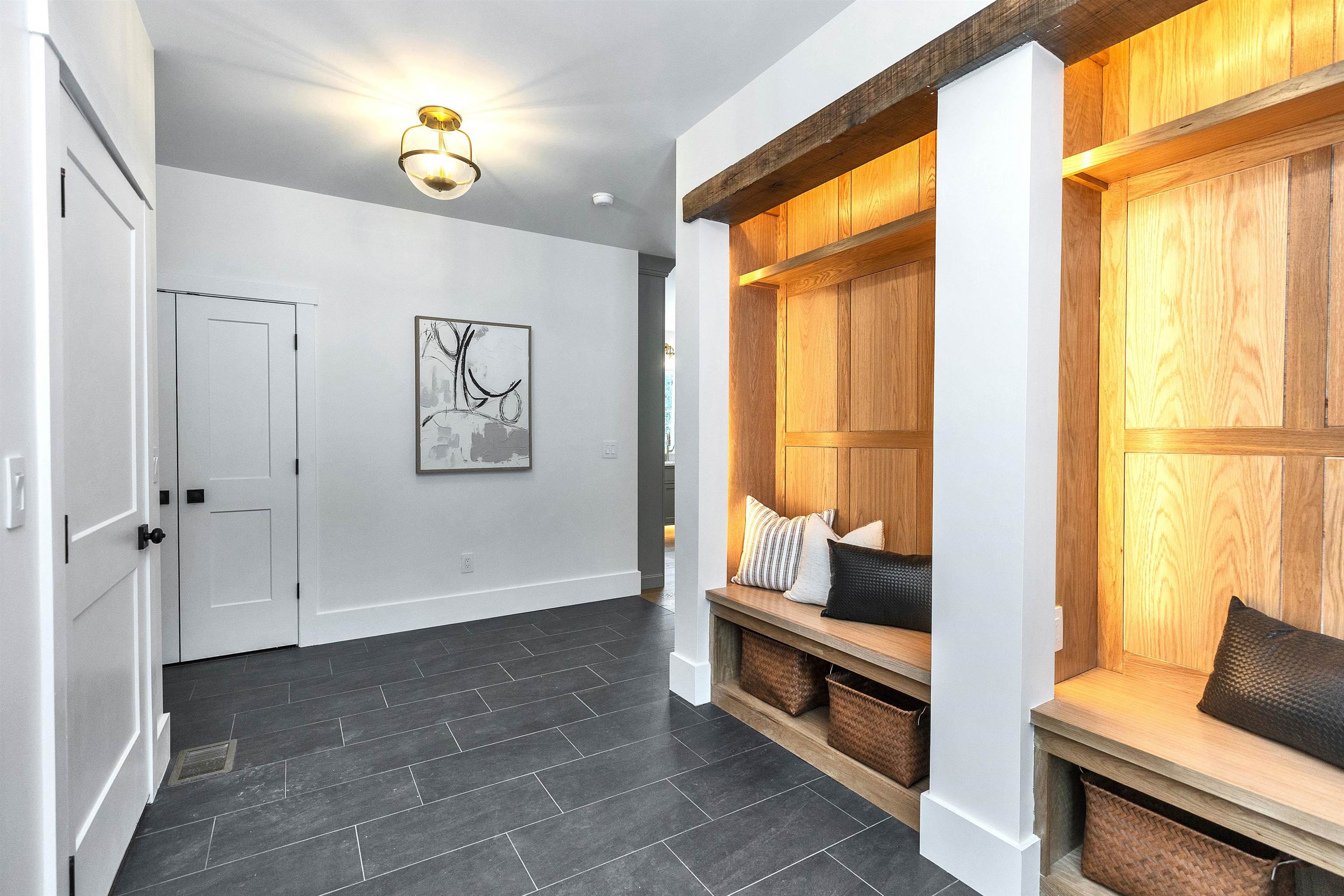 27 Beaver Ln, Bedford, NH 03110