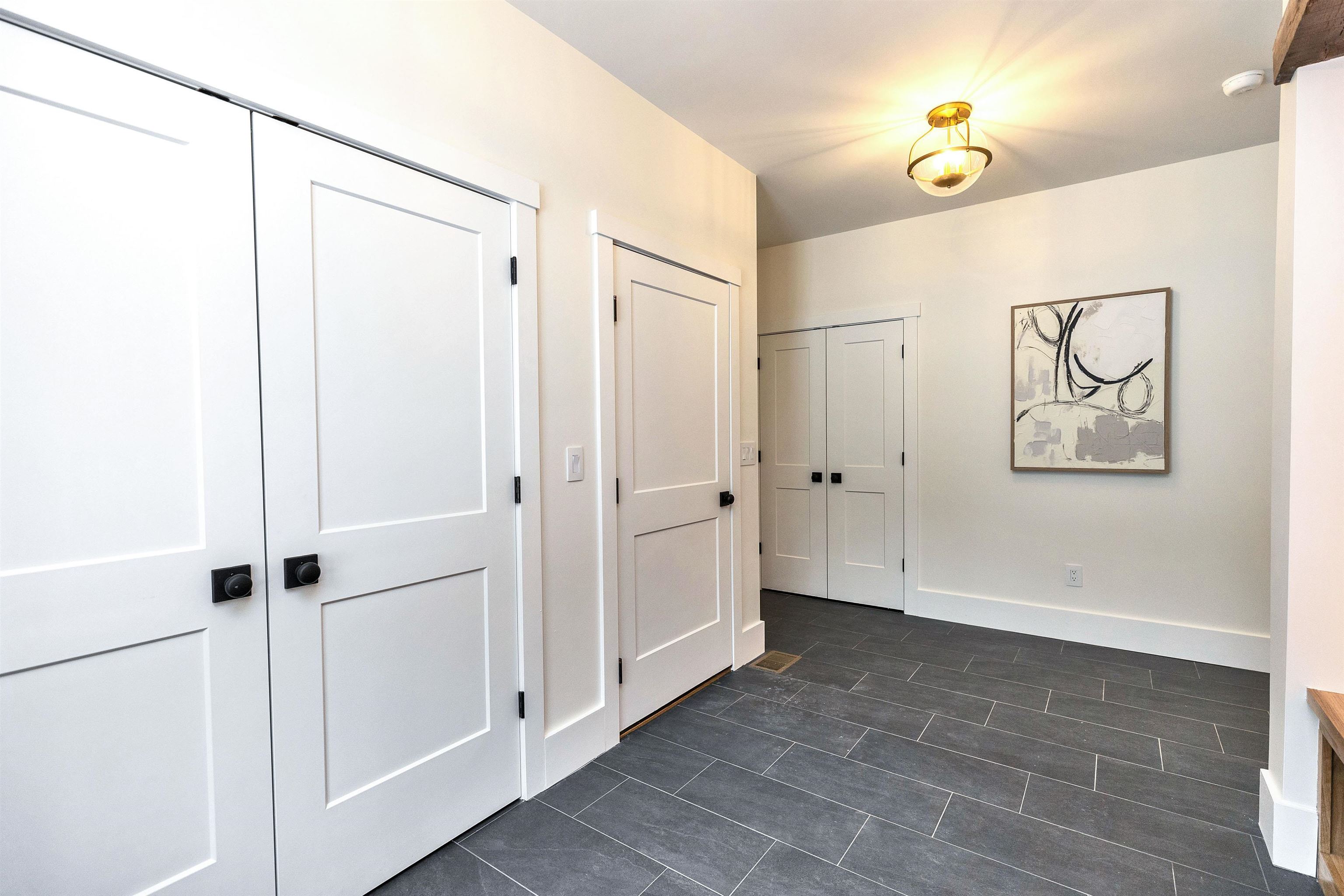 27 Beaver Ln, Bedford, NH 03110