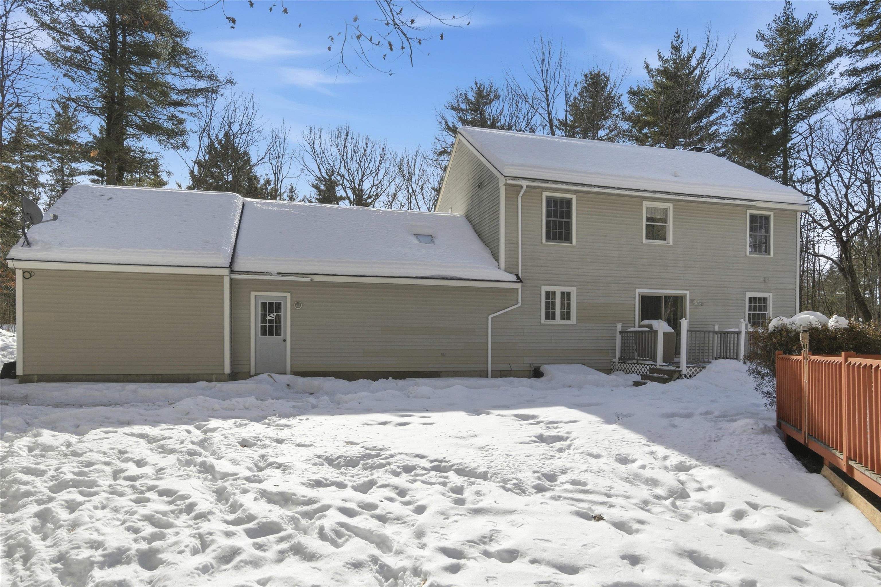 260 Church Rd, Pembroke, NH 03275