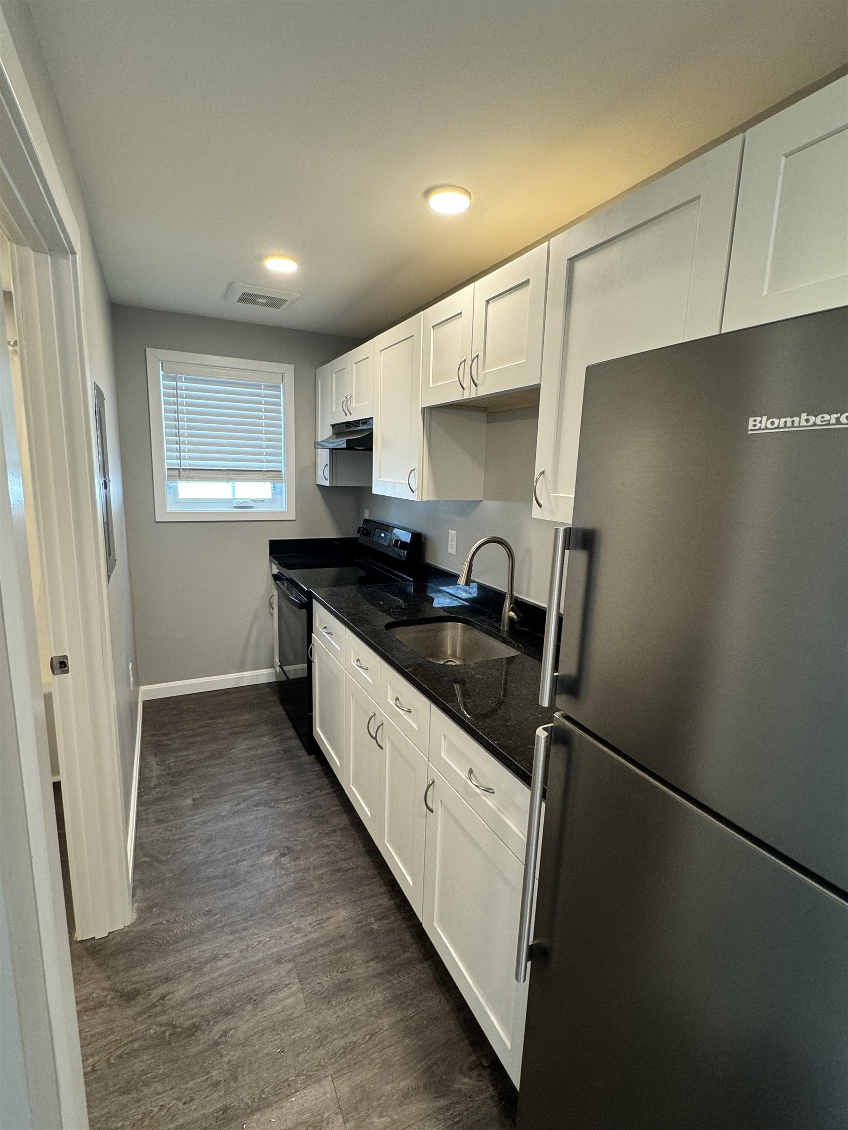 10 Monarch Way #102, Portsmouth, NH 03801