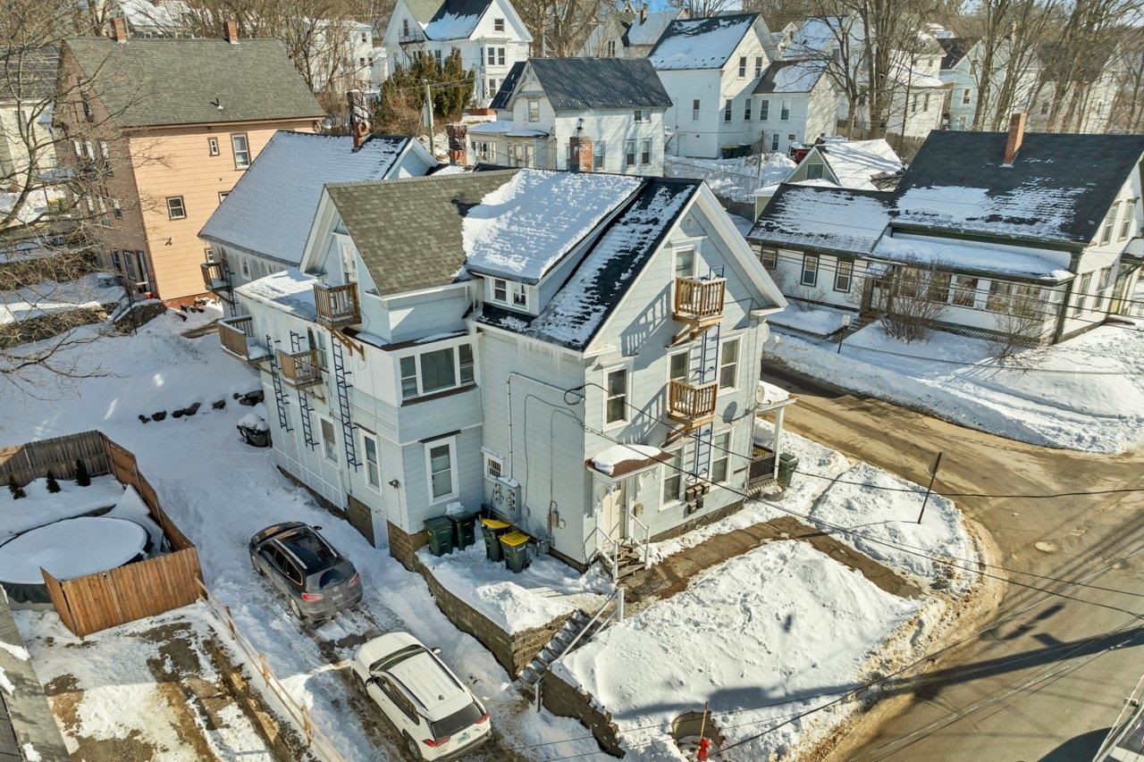 24 Baldwin St, Laconia, NH 03246