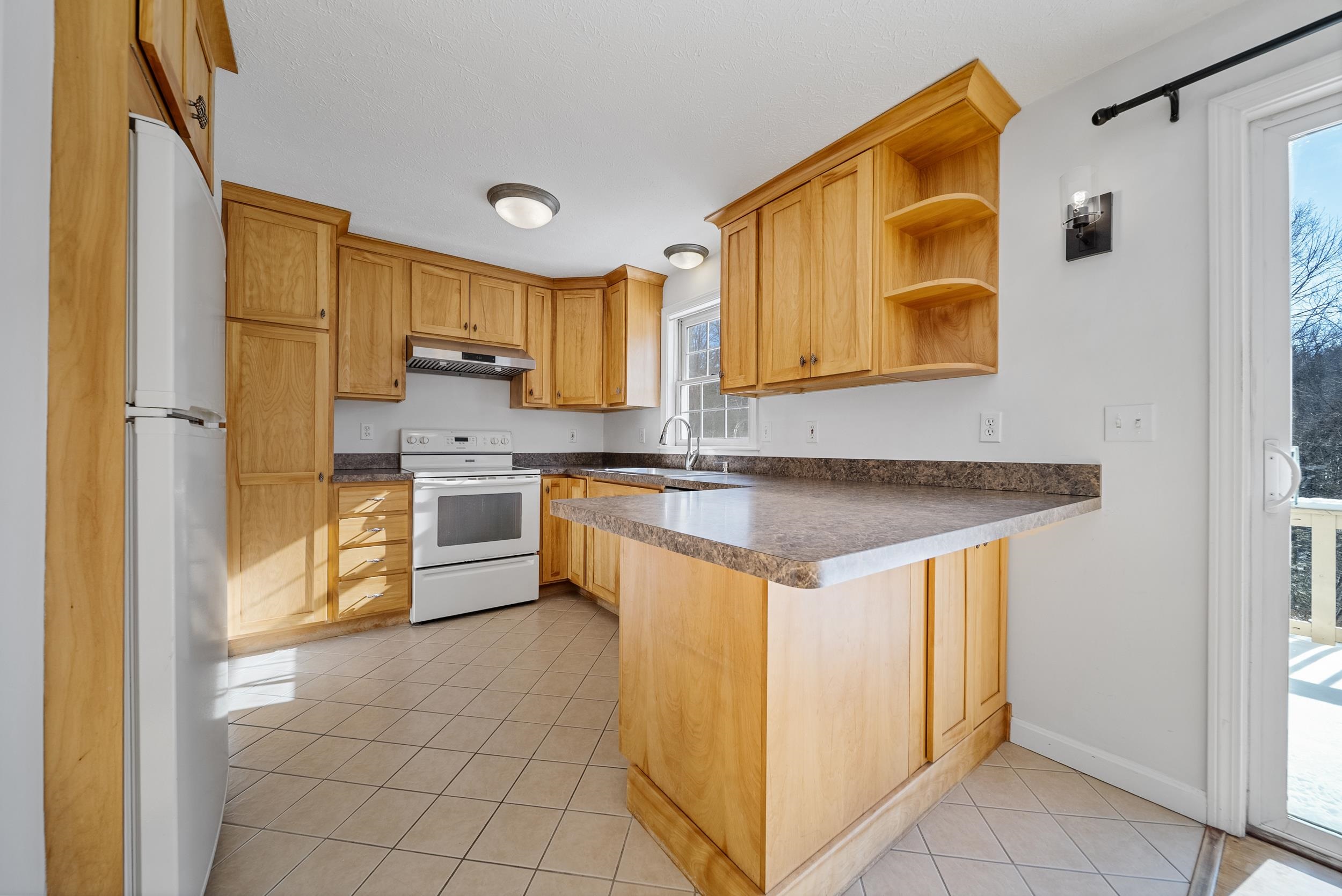 20 Larson Dr #20, Hampstead, NH 03841