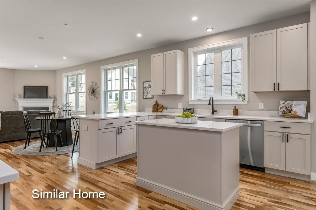 30 The Cliffs At Evergreen Cliffside Dr, Auburn, NH 03032