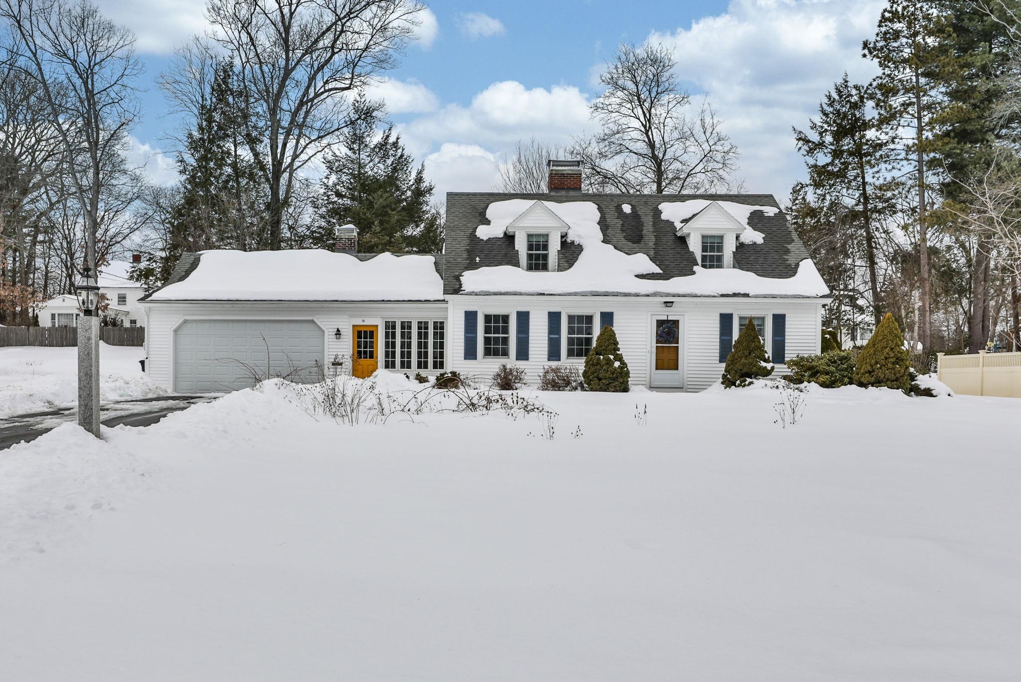 10 Wood St, Nashua, NH 03064