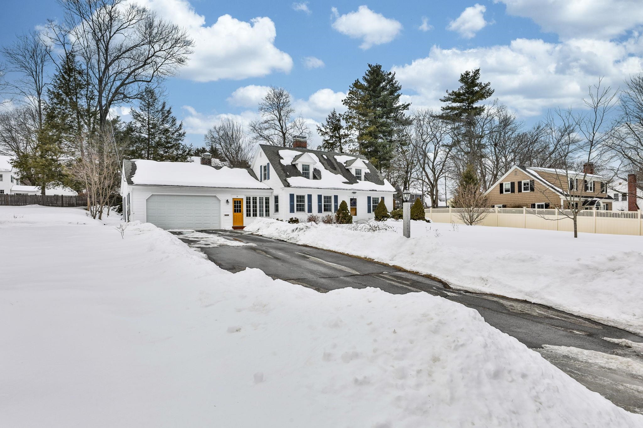 10 Wood St, Nashua, NH 03064