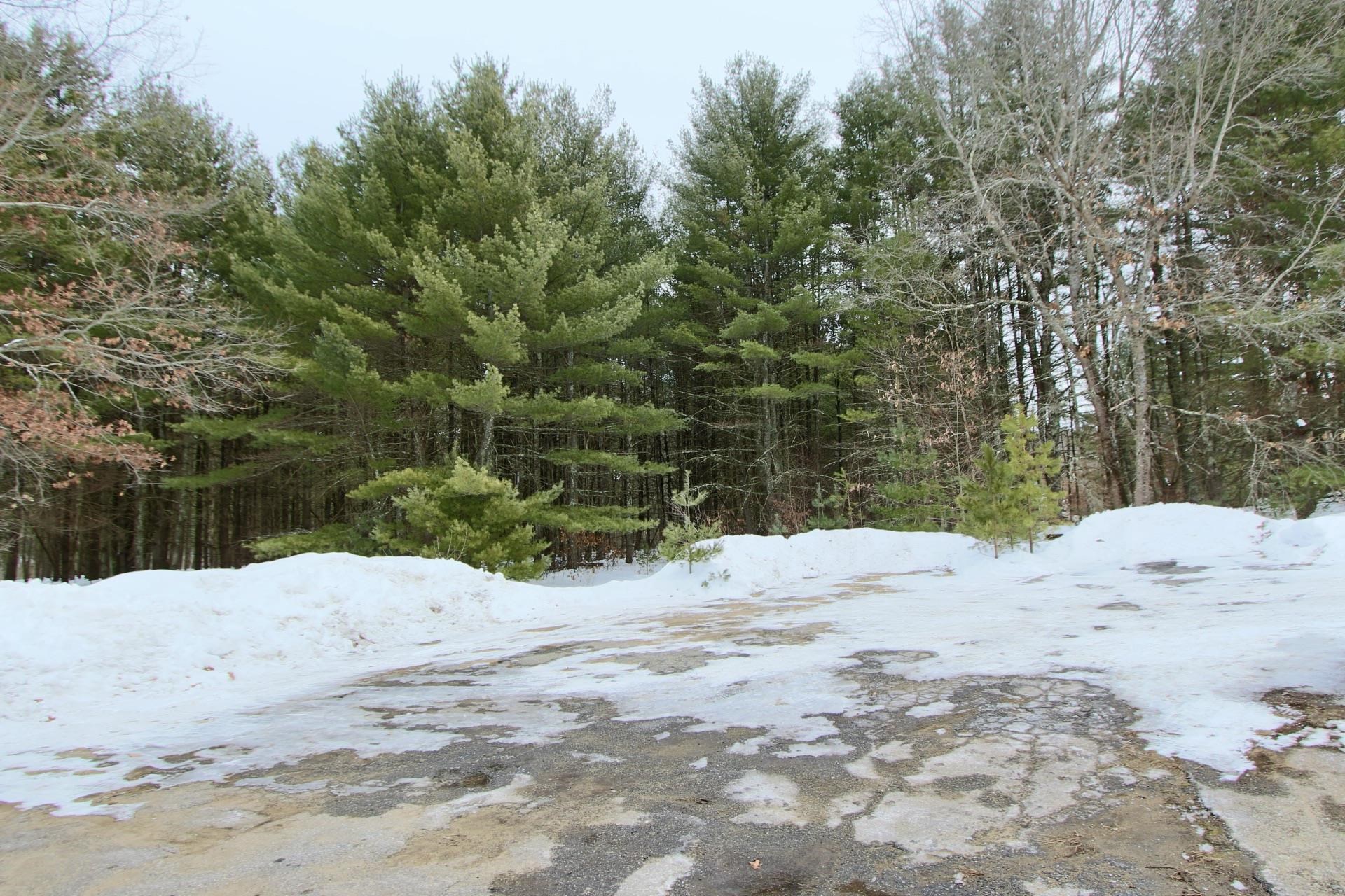 101 Page Rd, Litchfield, NH 03052