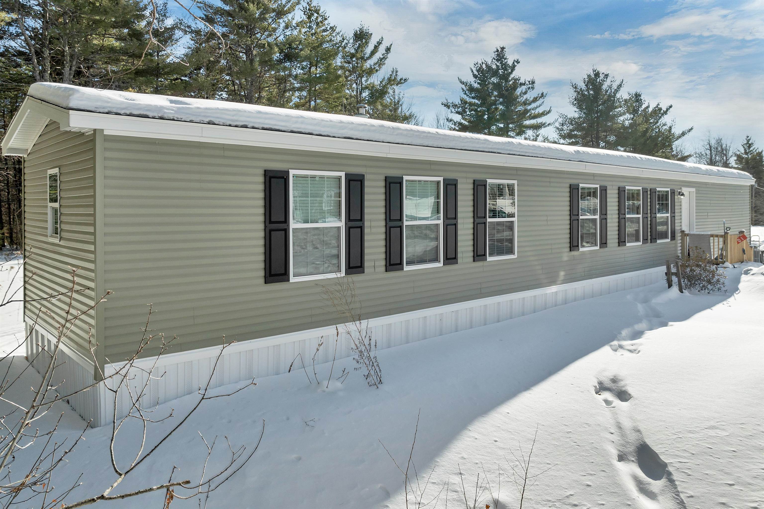 101 Thurley Rd, Ossipee, NH 03814