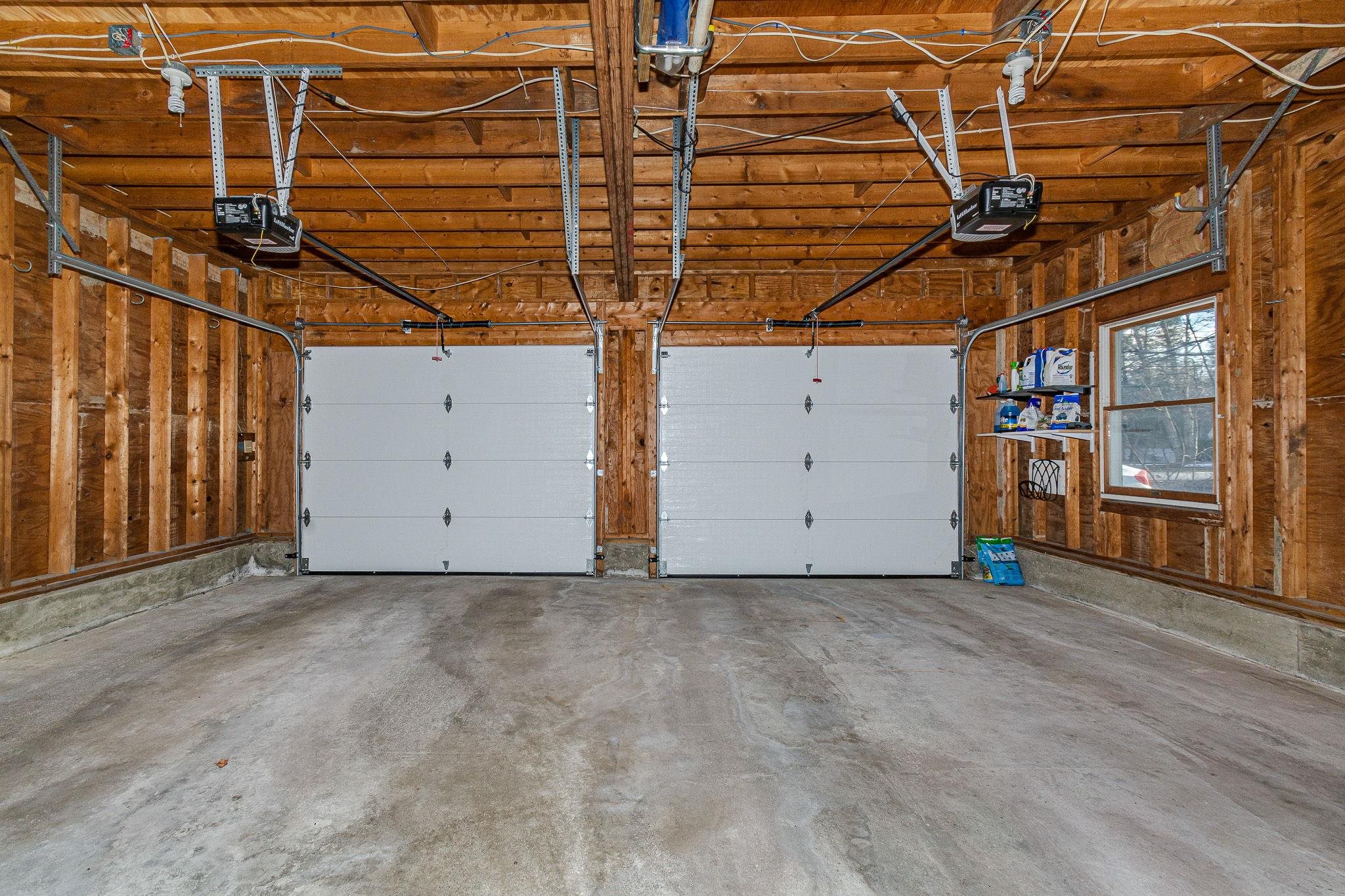 14 Londonderry Rd, Windham, NH 03087