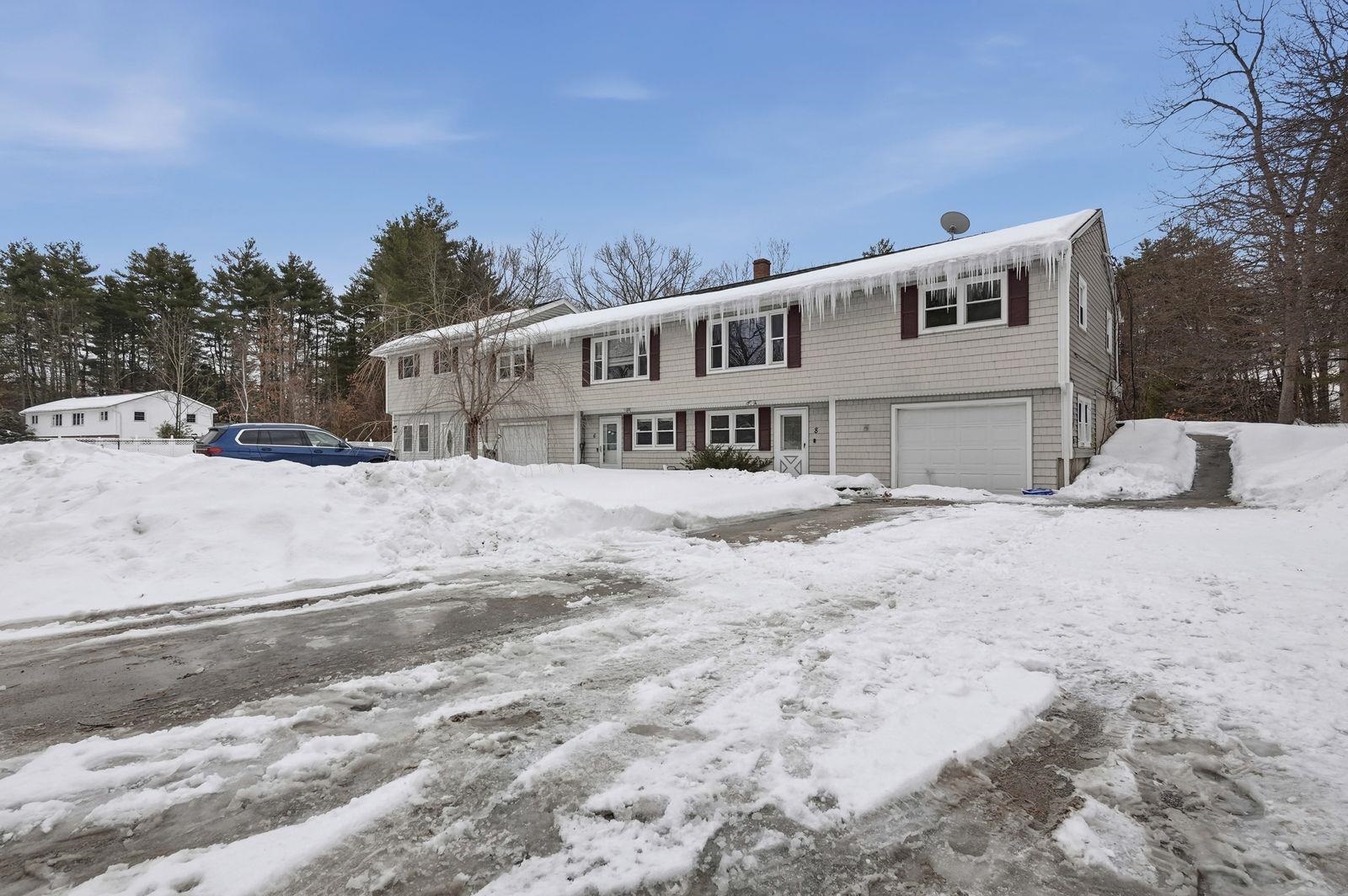 8 Rayes Dr, Hudson, NH 03051