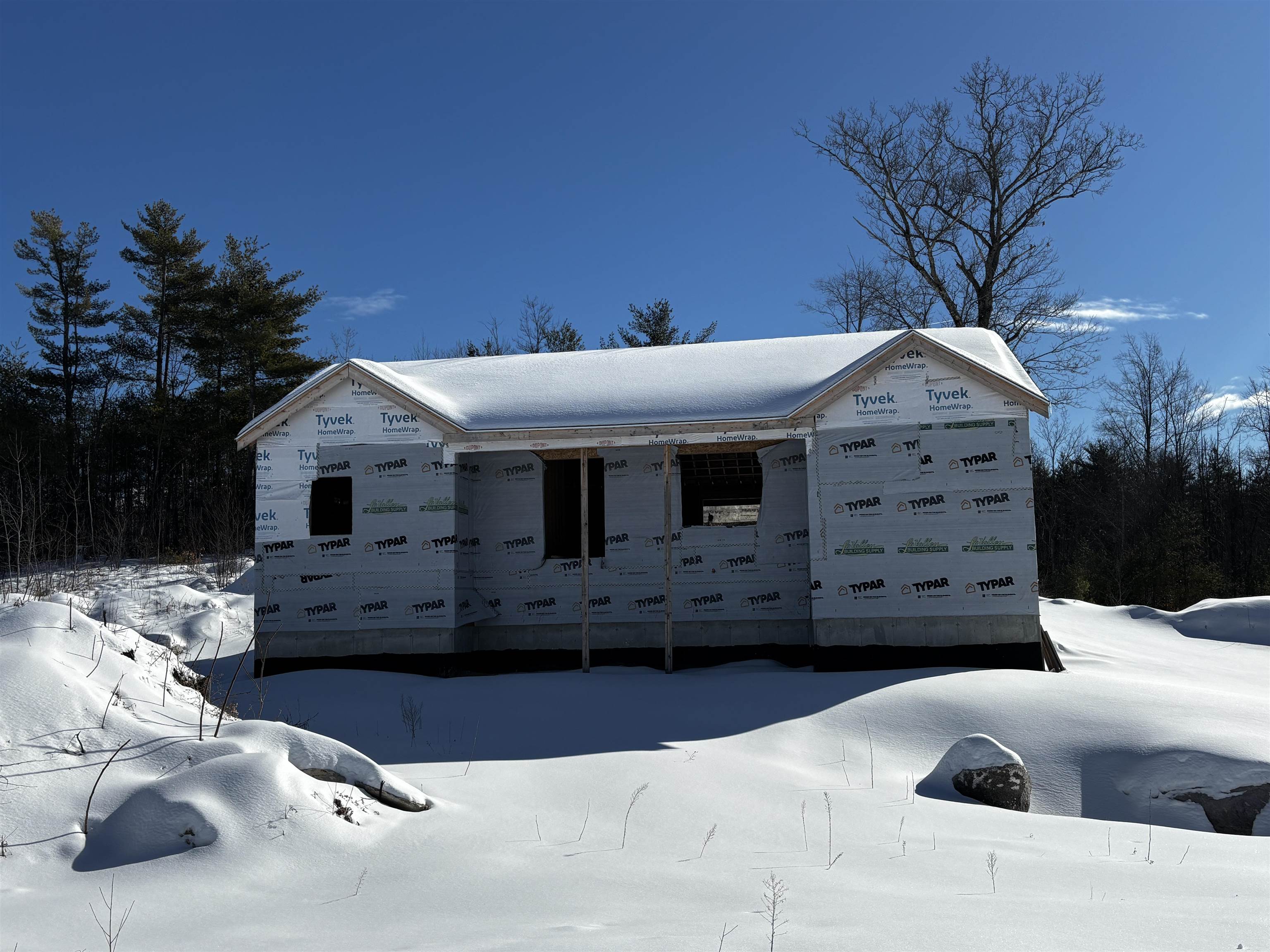 4 Hawthorne Rd, Ossipee, NH 03864